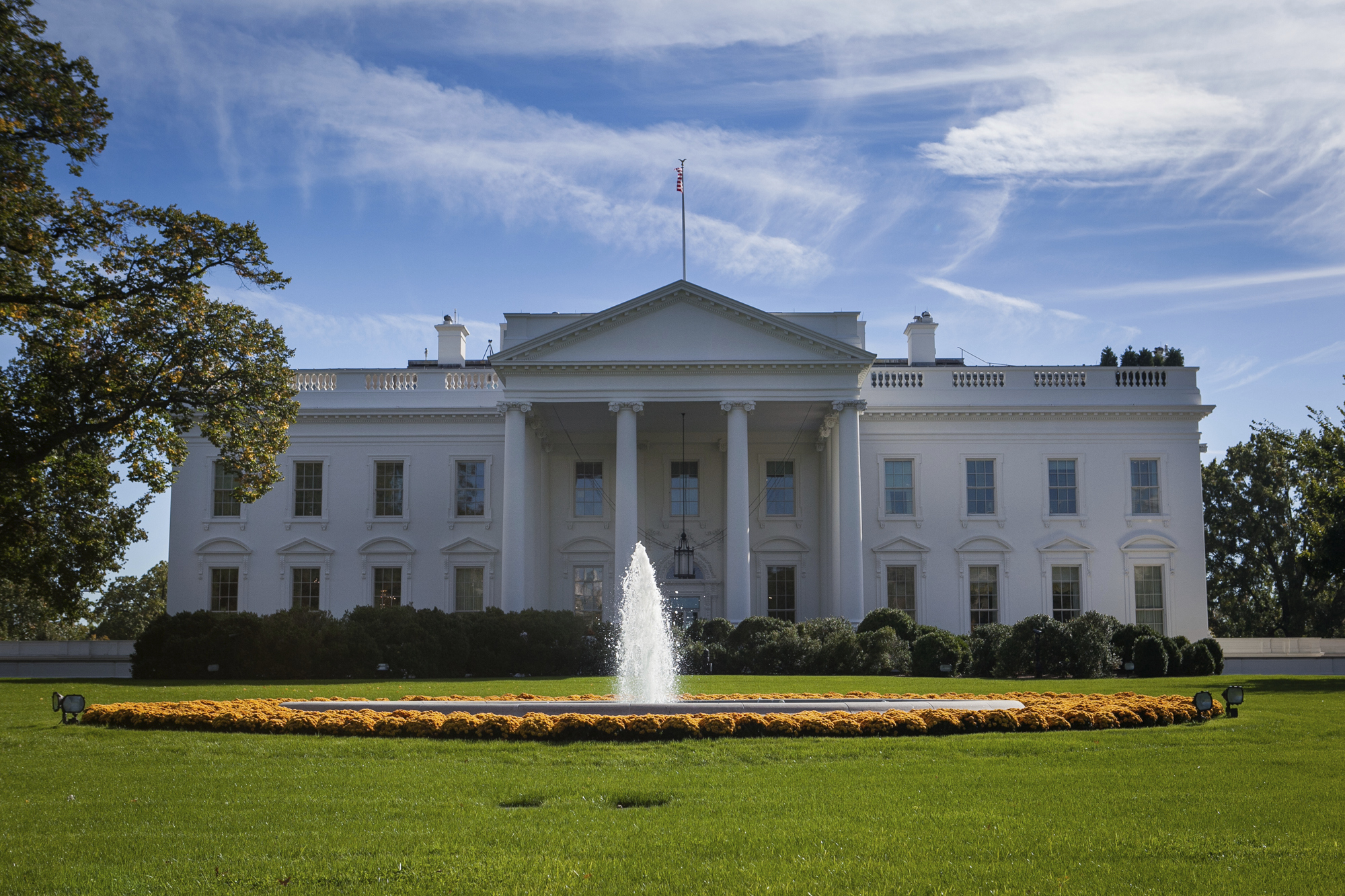 President, first lady surprise visitors as White House tours resume