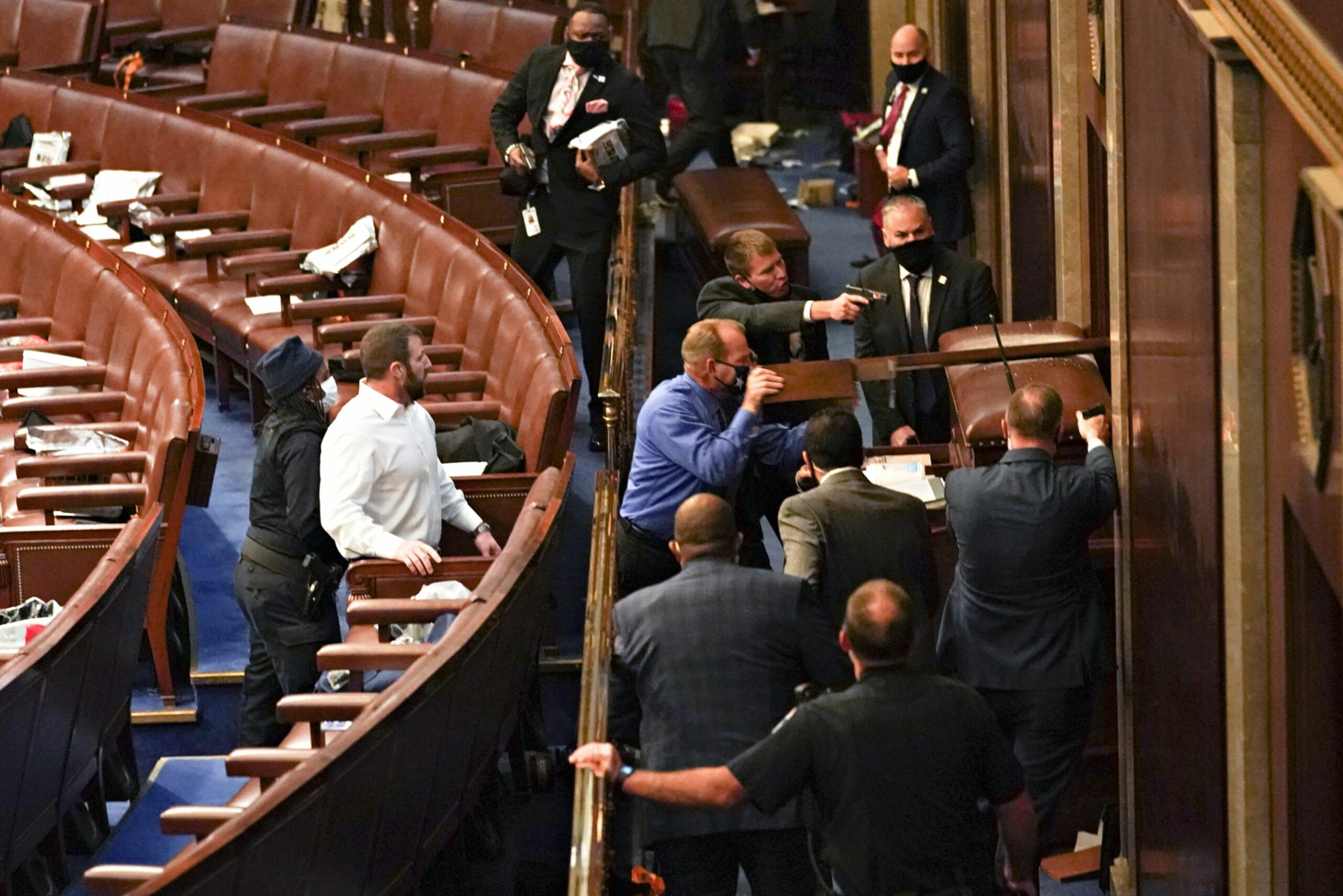 Capitol Police officer who shot Ashli Babbitt during Jan. 6 riot reveals identity