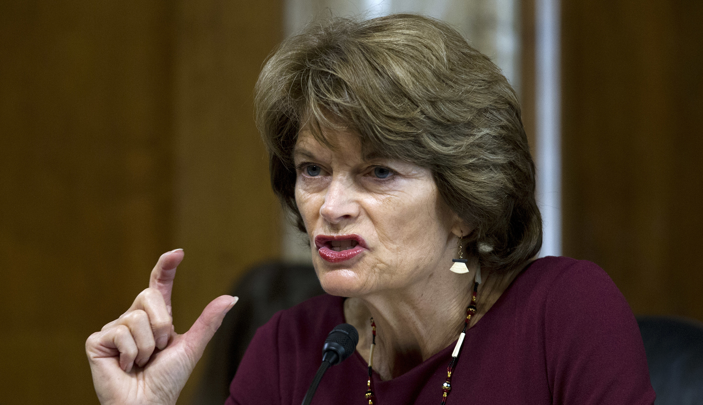 Lisa Murkowski warns Trump nominee to keep federal energy data free of politics