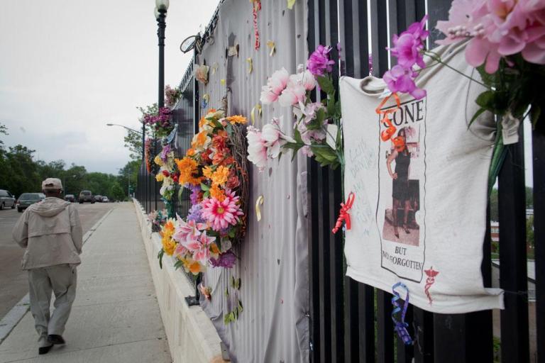 Neighbors oppose plans for Metro crash memorial