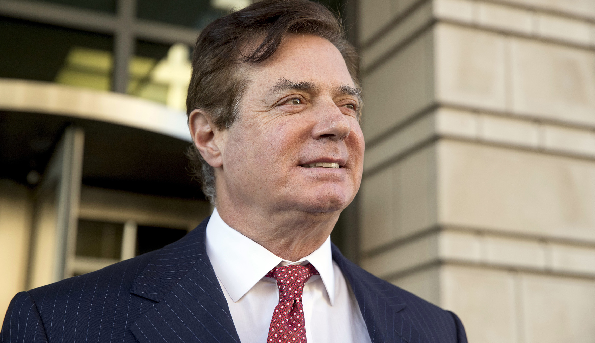 Prosecutors expect to wrap case against Manafort next week