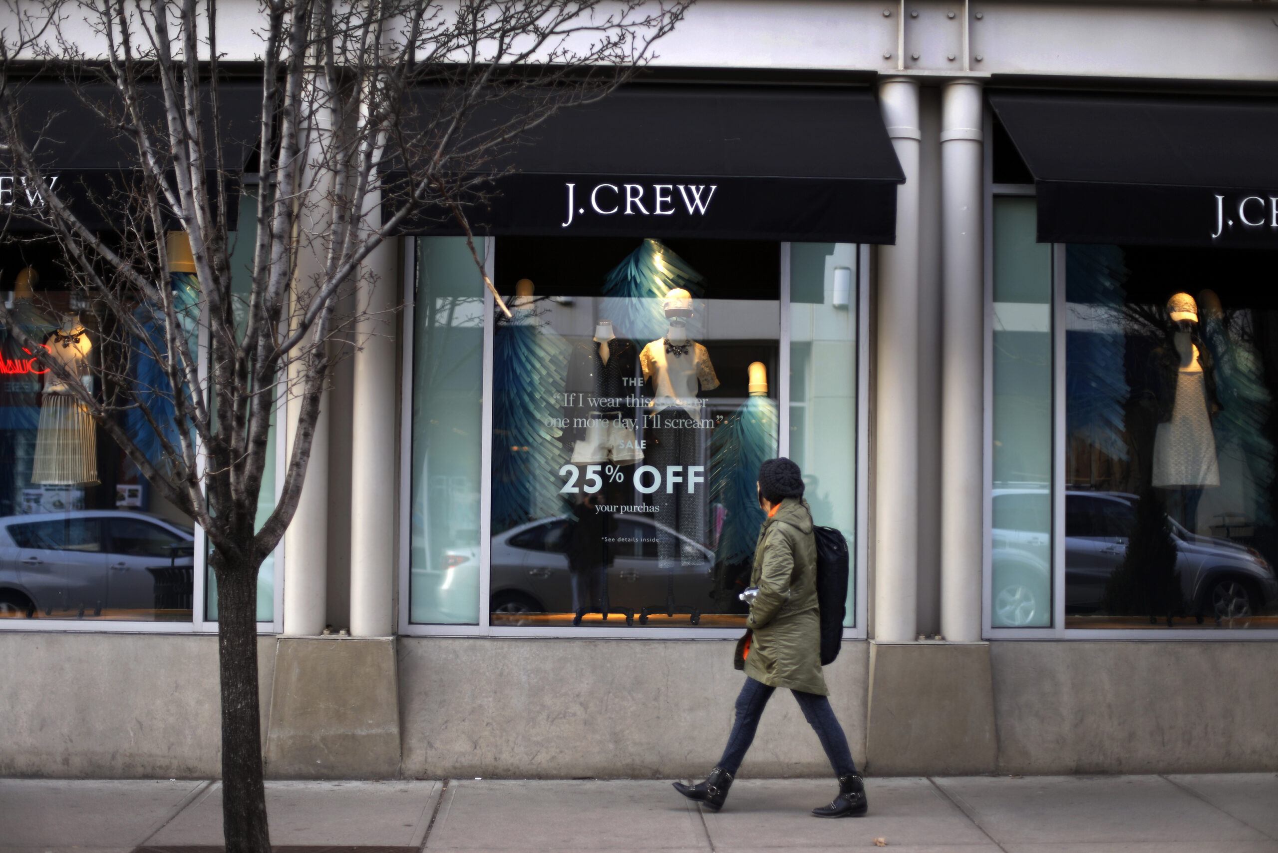 US retail sales up strong 1.1 percent in March