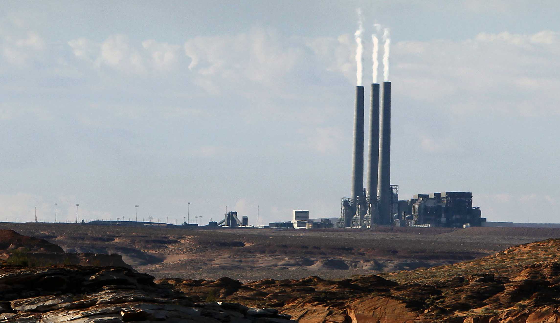 Blackouts from Phoenix to Los Angeles if coal plant shuts down, study from coal company says