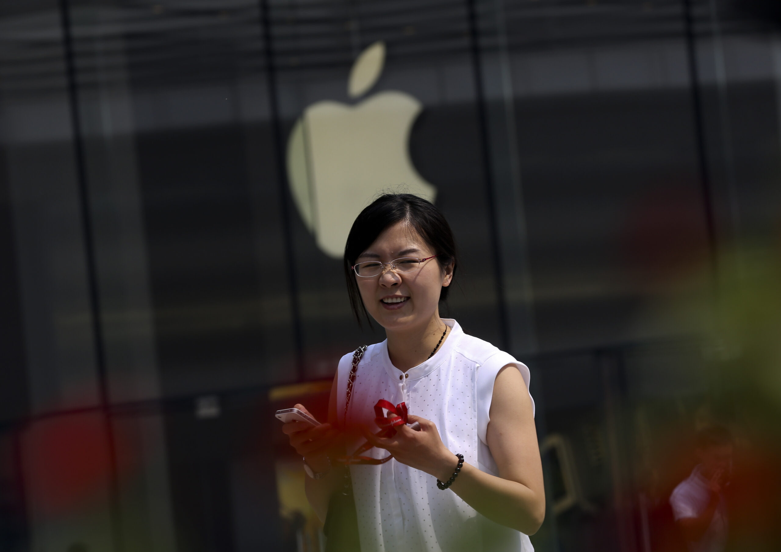 China approves iPhone 6 after security assurances