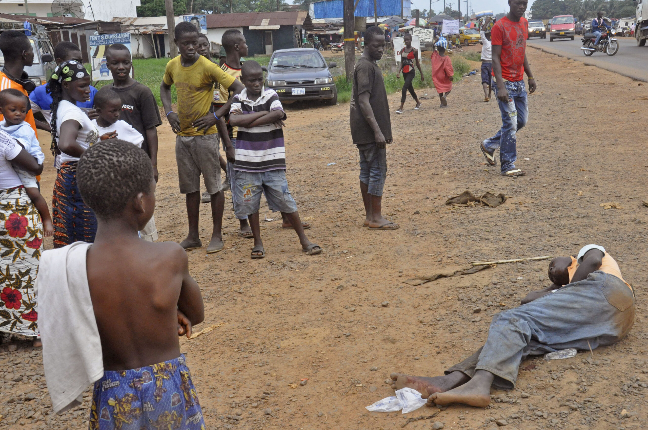 4th doctor dies of Ebola in Sierra Leone