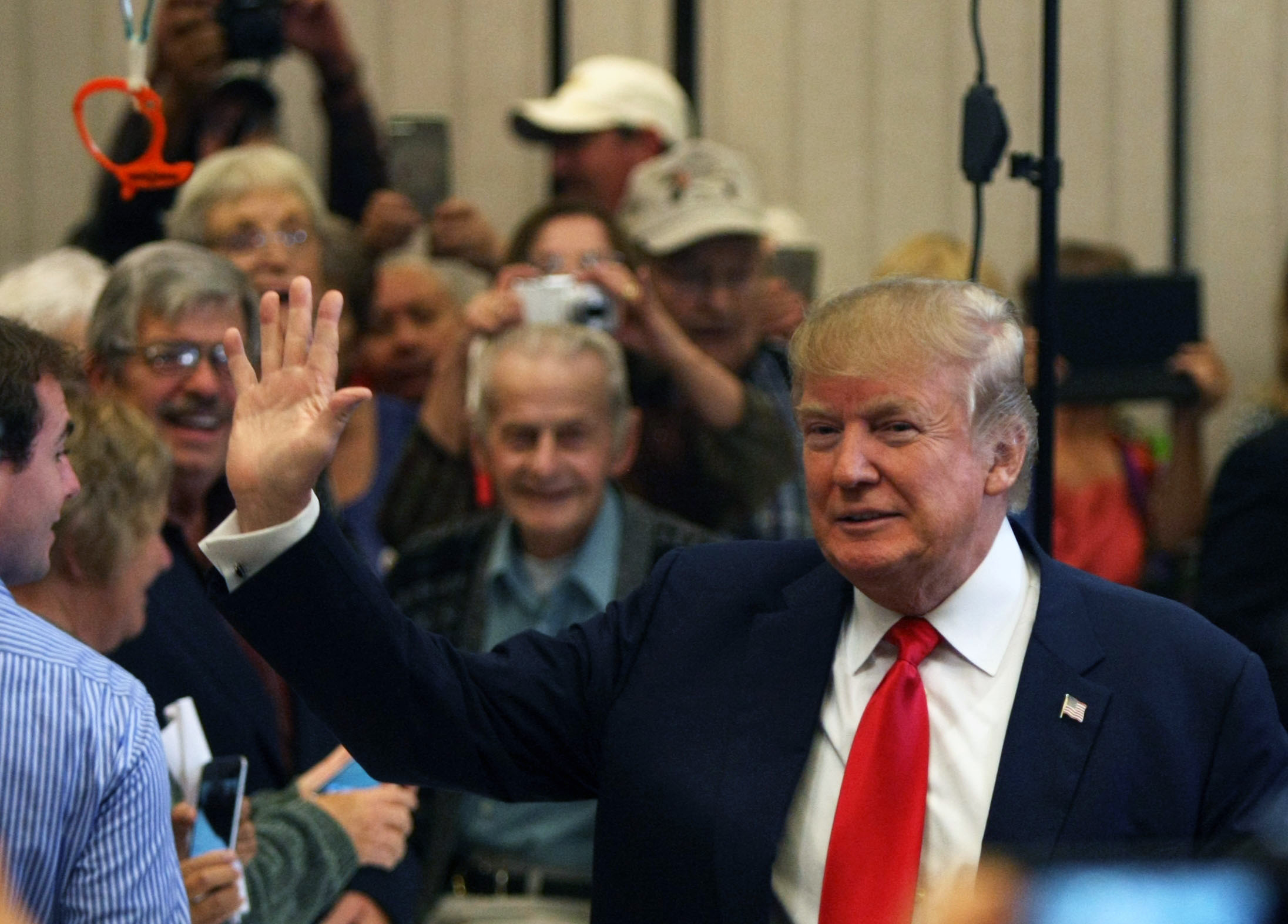 Like a rock: Trump tops poll after debate