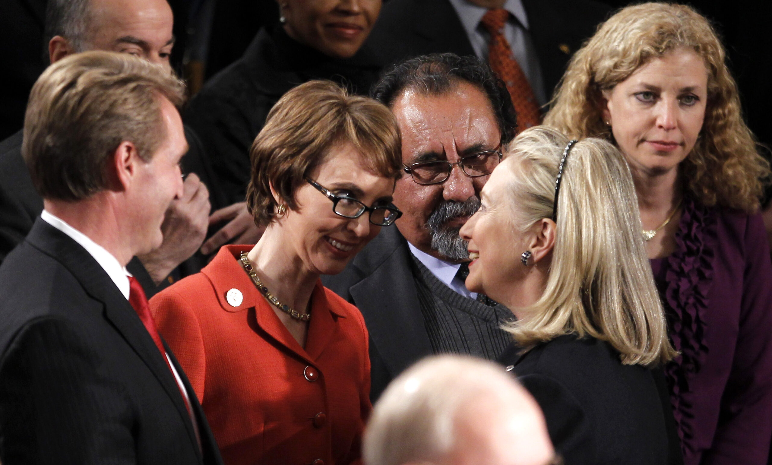 Giffords endorses Clinton