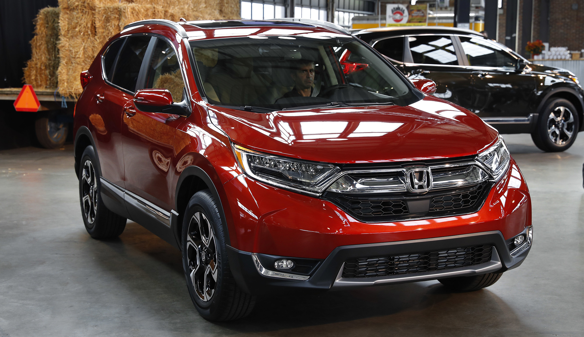 Soaring SUV sales drive record-low carbon emissions, EPA says
