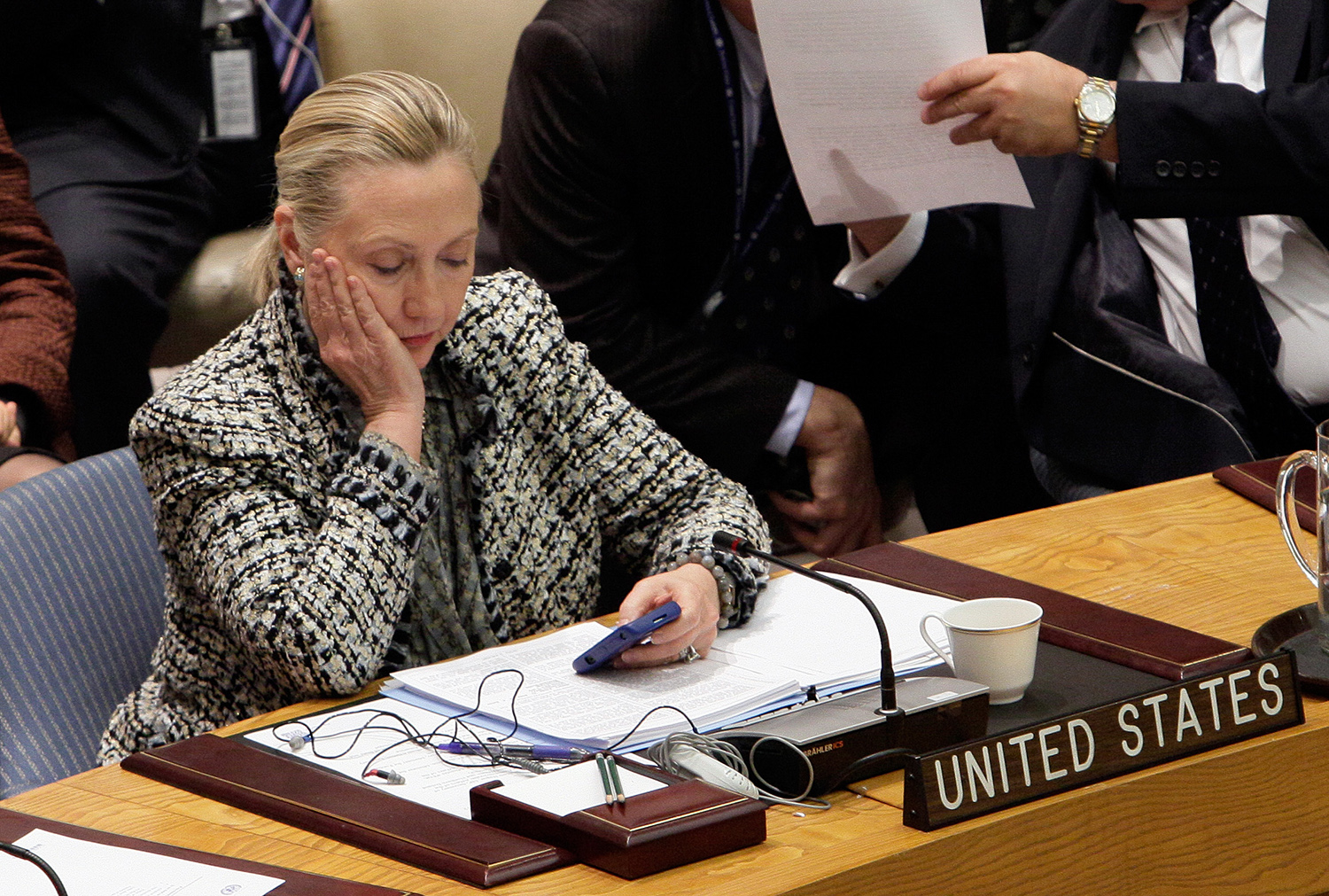 Official: State Dept. didn’t think Clinton used email until BlackBerry photos