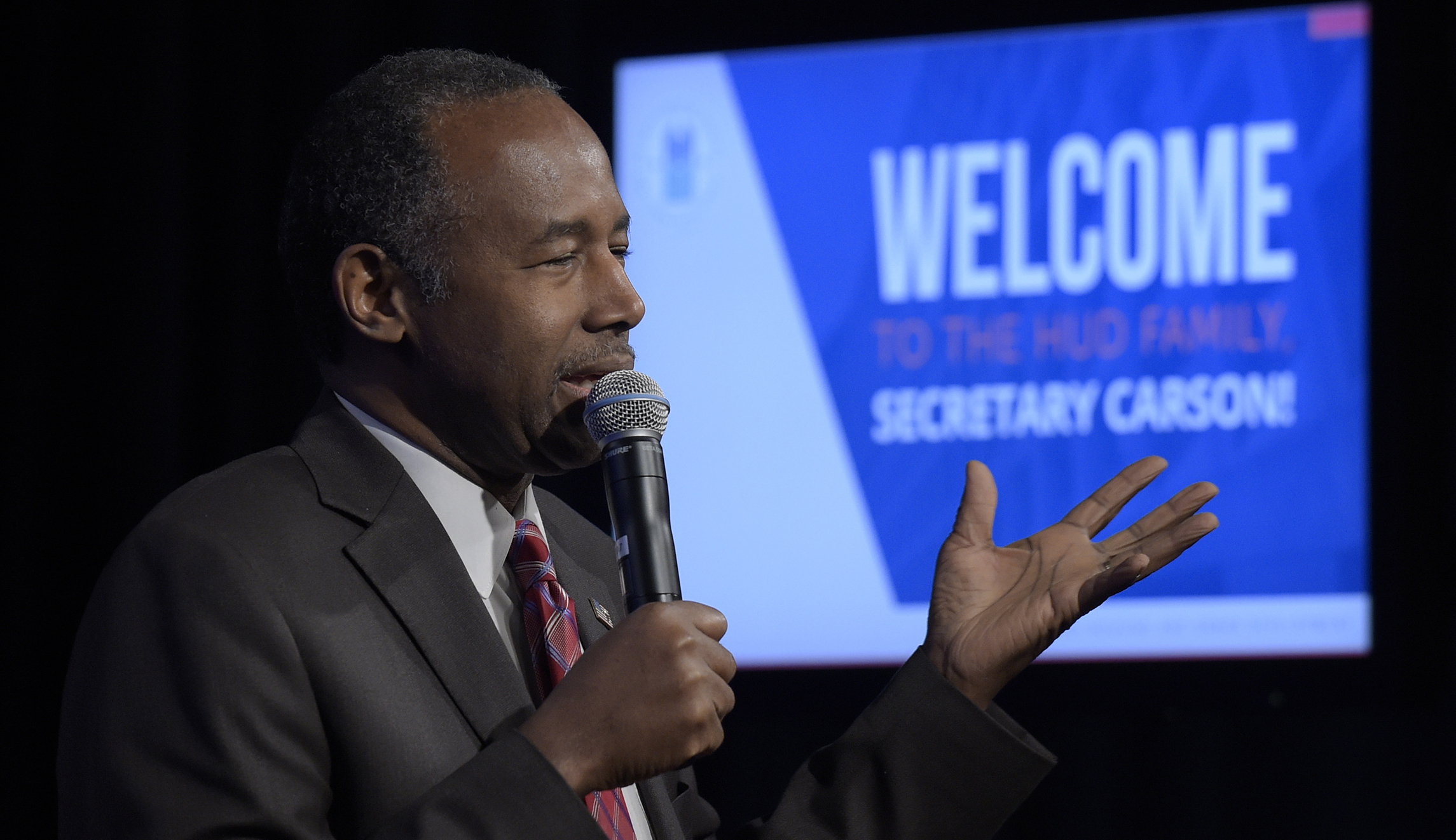 HUD to delay Obama fair housing rule