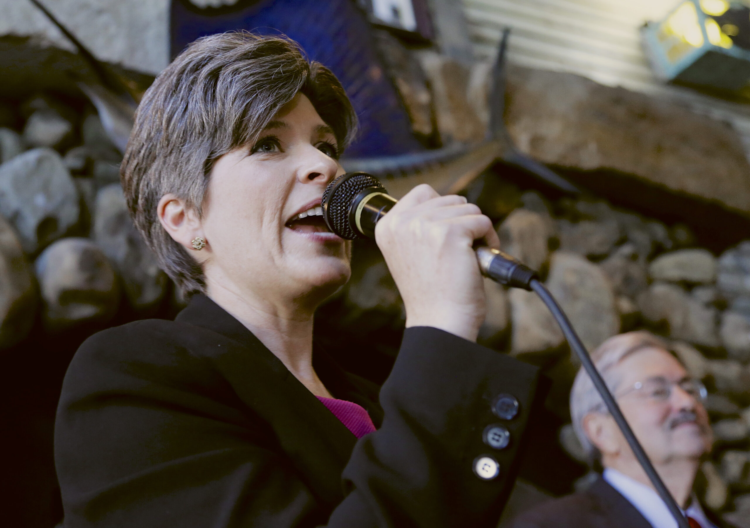 Joni Ernst up 7 points in new Iowa poll
