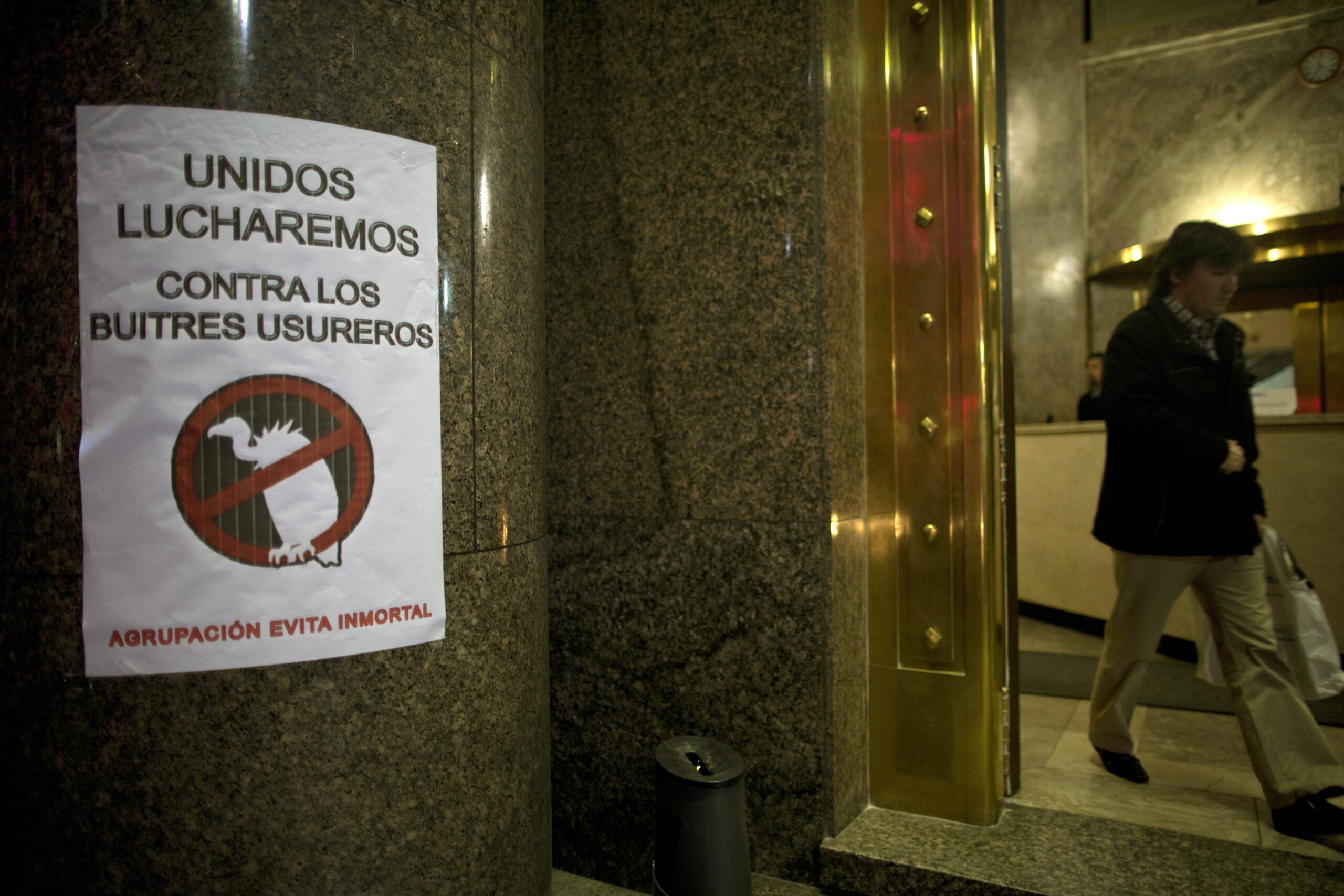 Argentina in last-ditch effort to avert default