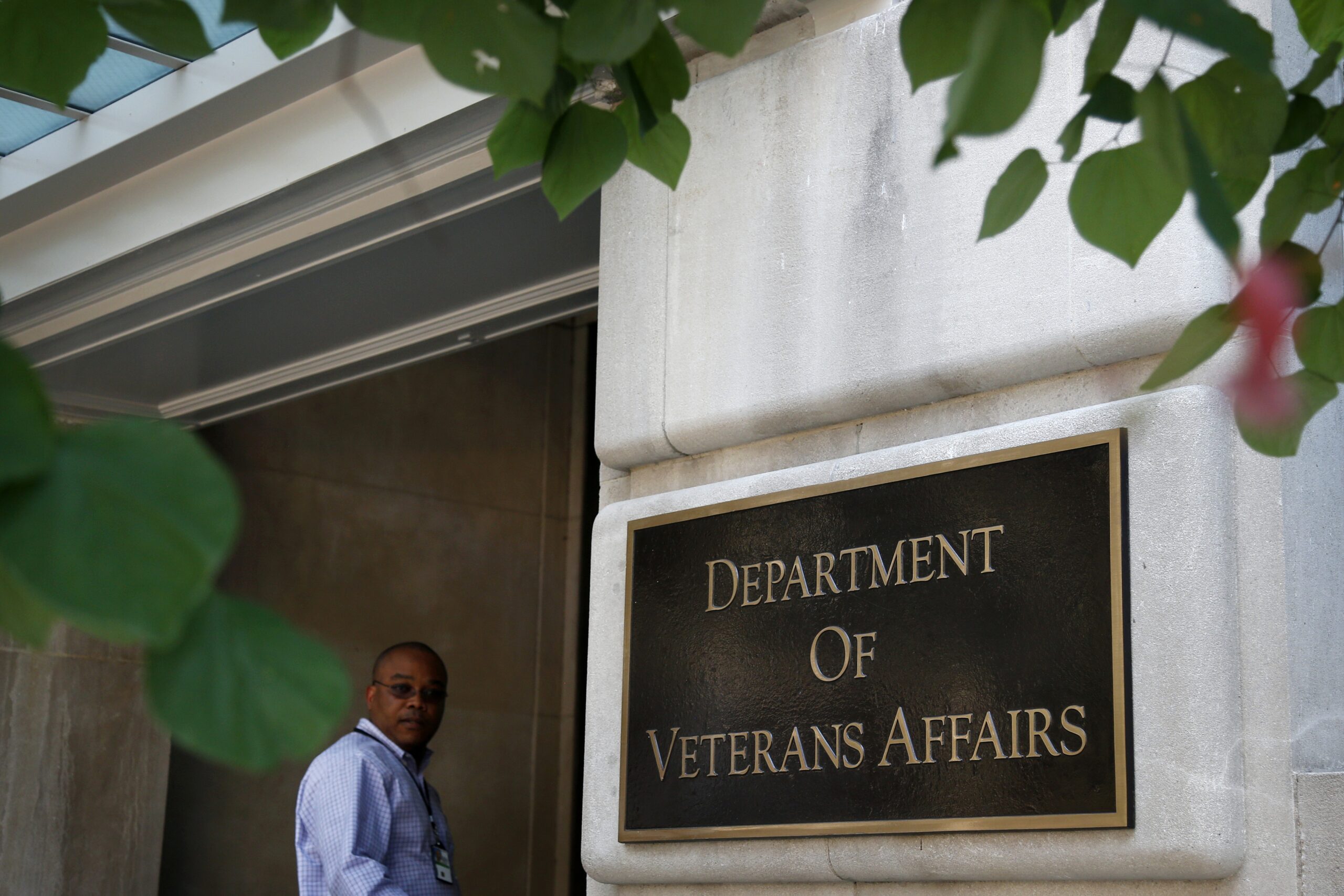 VA officials plead the 5th, refuse to testify