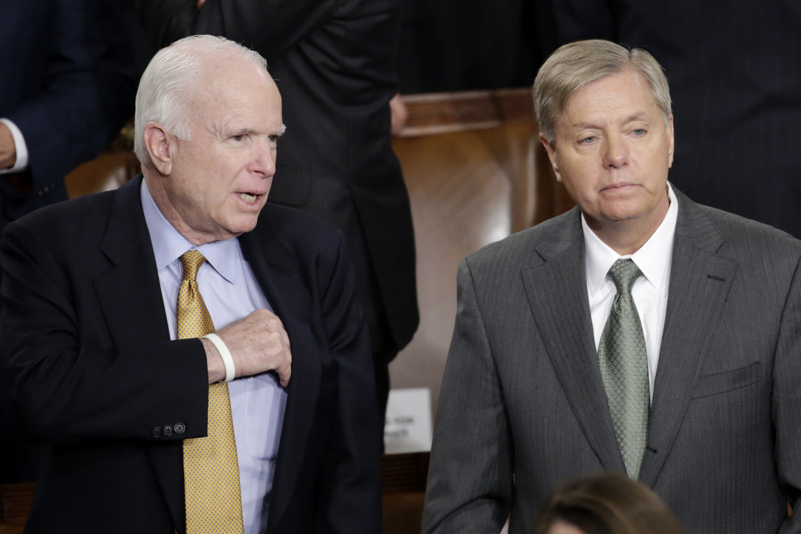 McCain, Graham: 10,000 U.S. troops to fight Islamic State