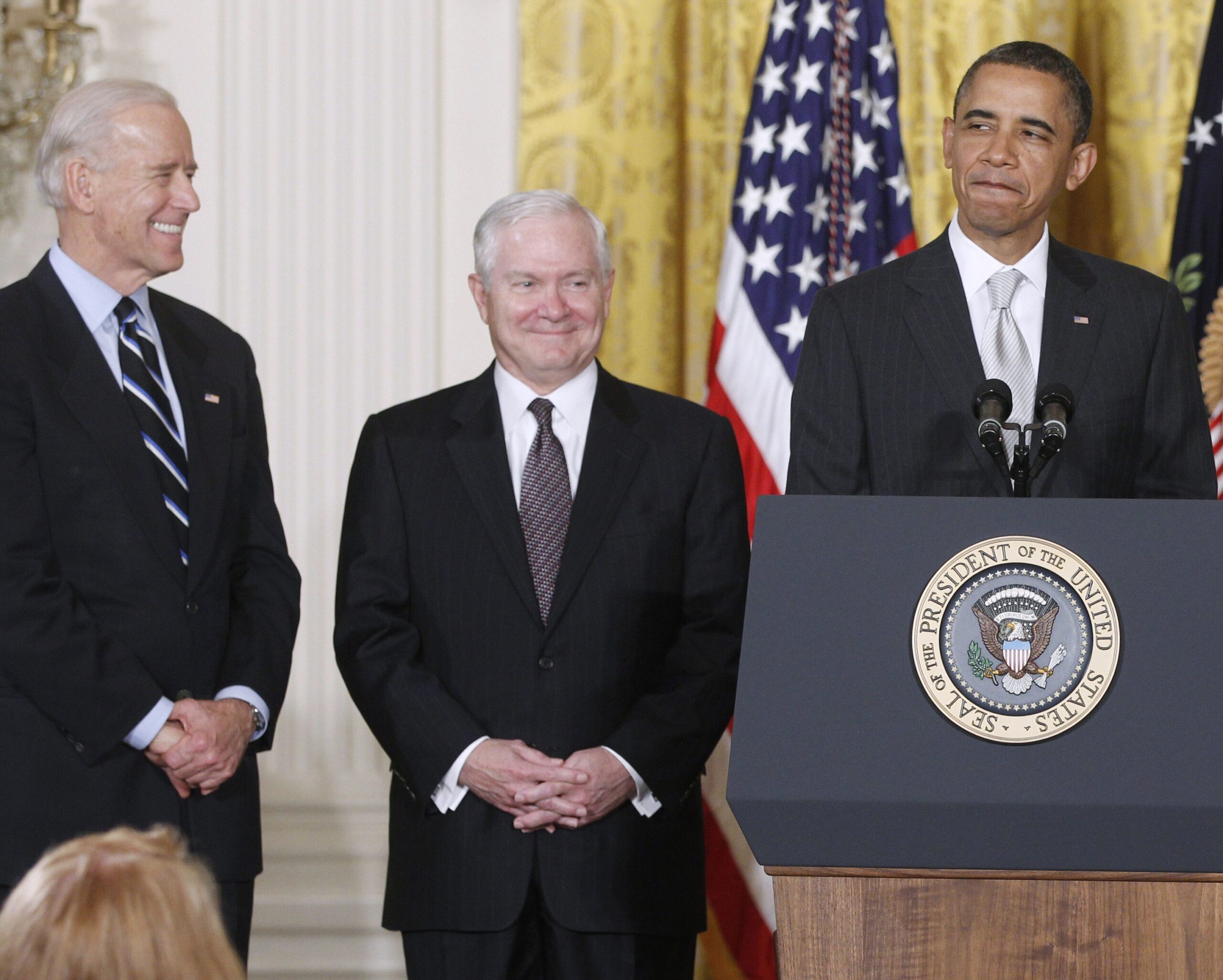 White House defends Biden against Gates criticism