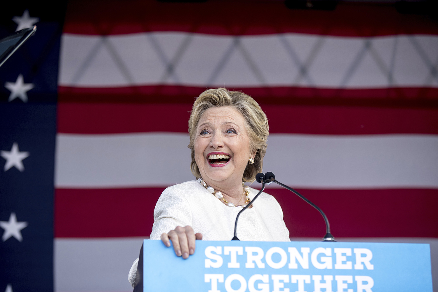 Clinton campaign raises $11 million in 72 hours