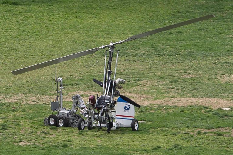 Man arrested after landing gyrocopter on Capitol Hill