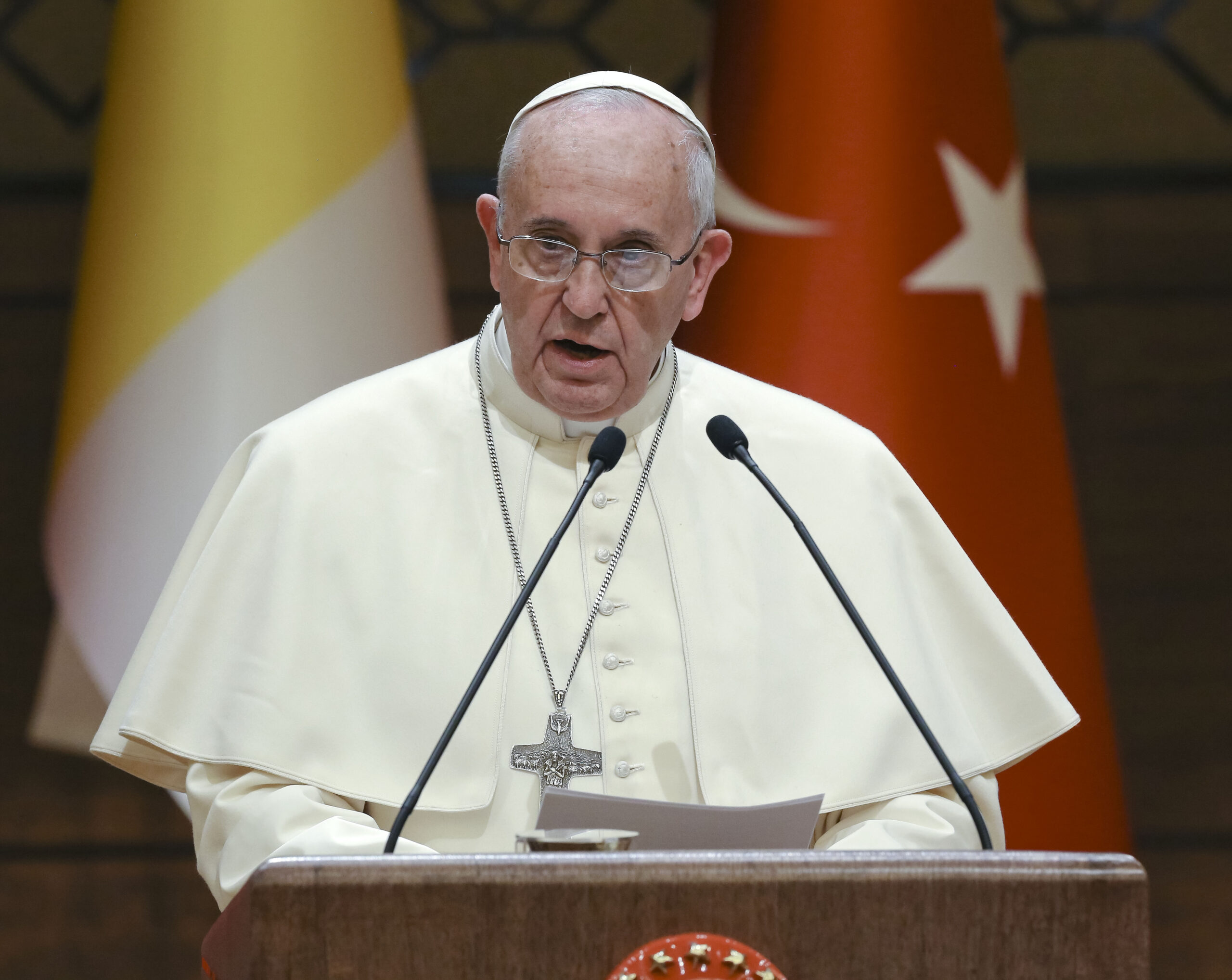 Pope Francis: Christians, Muslims must unite to fight Islamic State