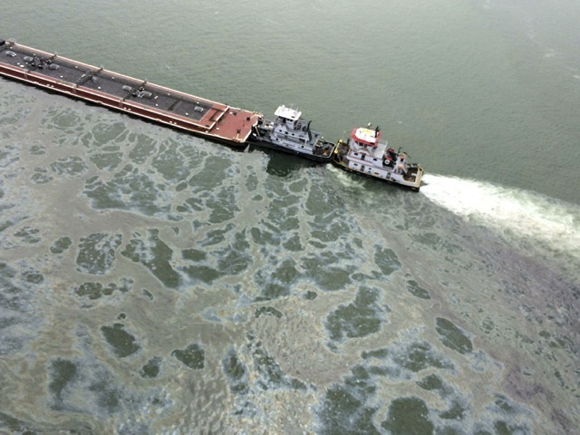 Court filing says ship in Texas spill was speeding