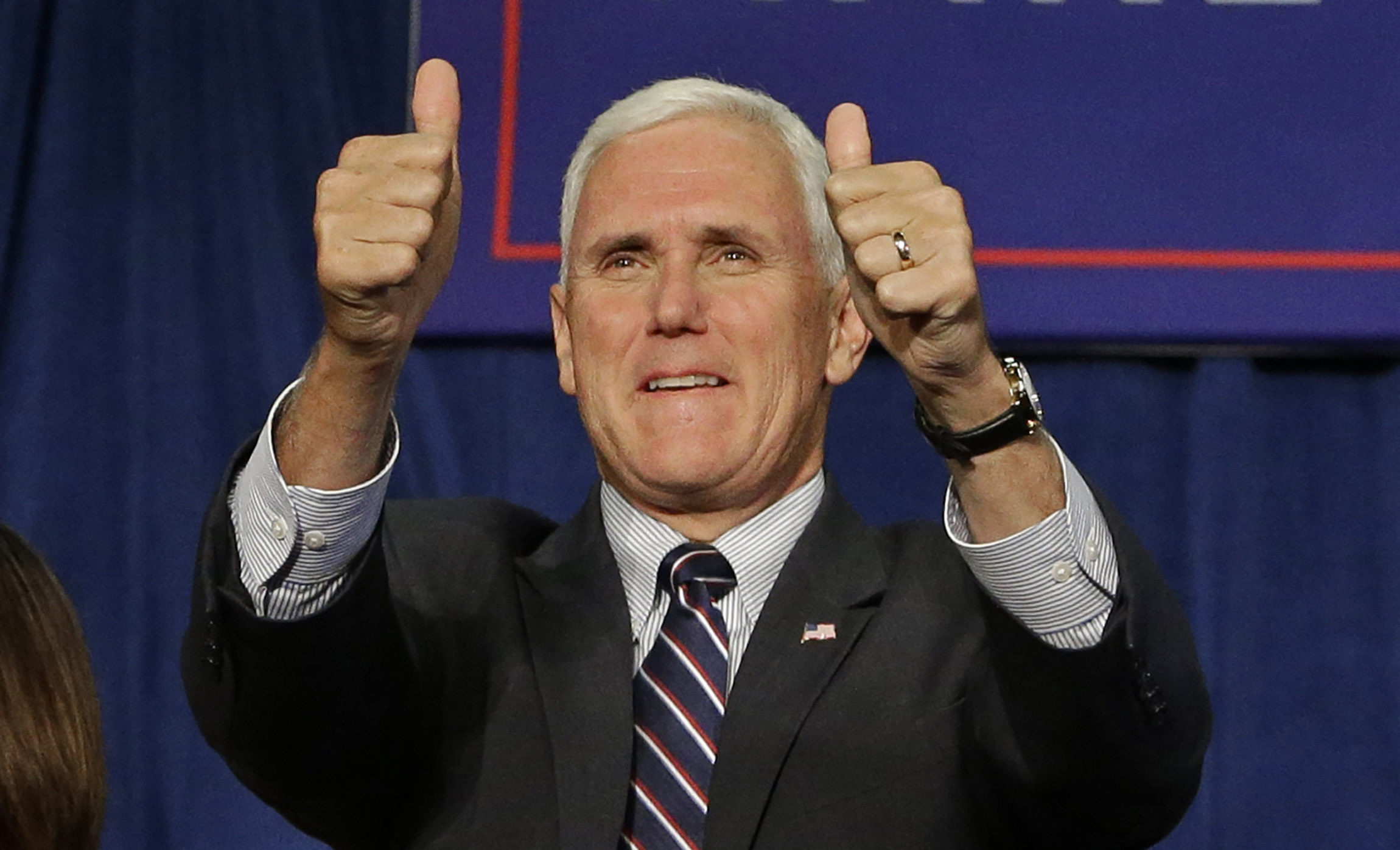 Clinton applauds Trump VP’s tax returns disclosure