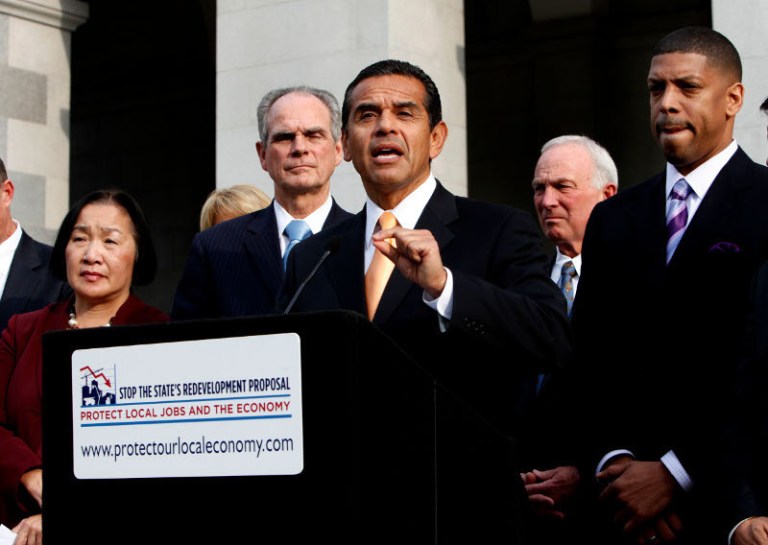 California slipping toward bankruptcy, again