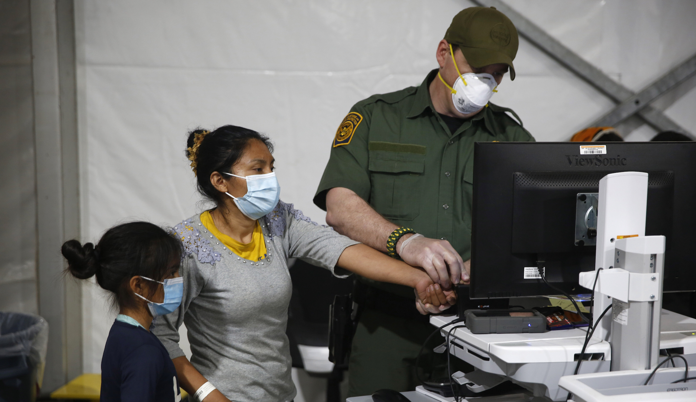 DHS extends COVID-19 vaccine requirement for noncitizens arriving by land or boat