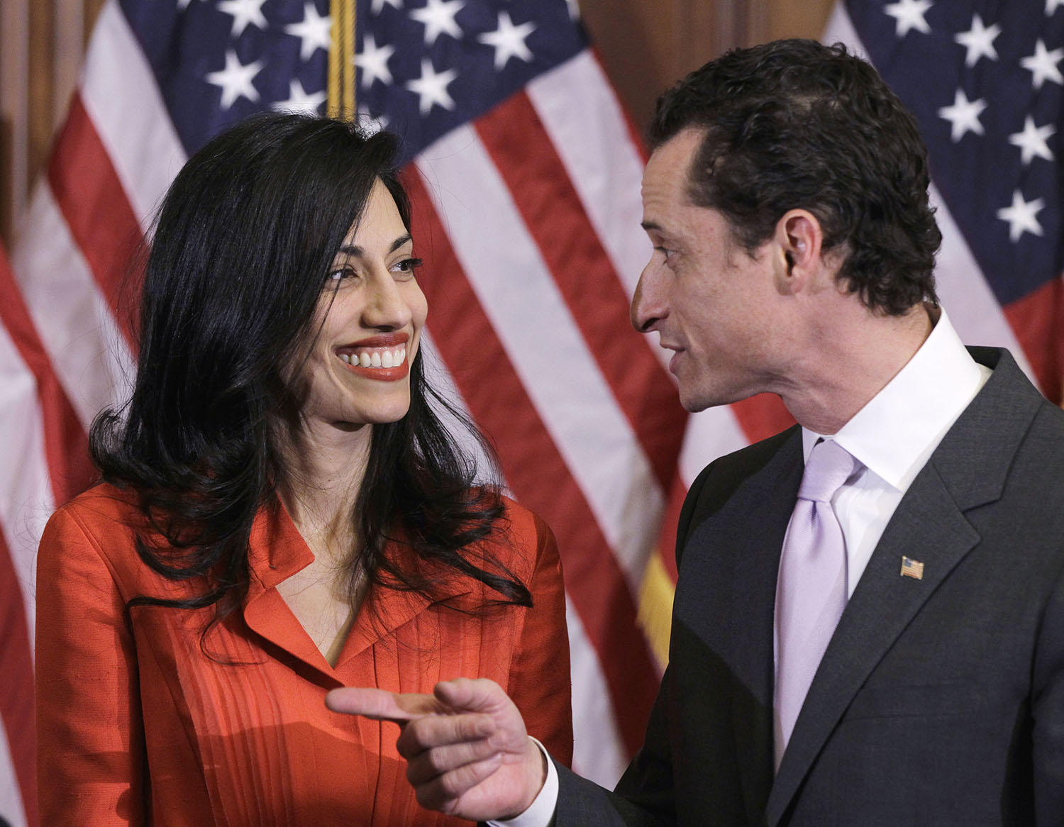 Huma Abedin giving Anthony Weiner another chance: Report