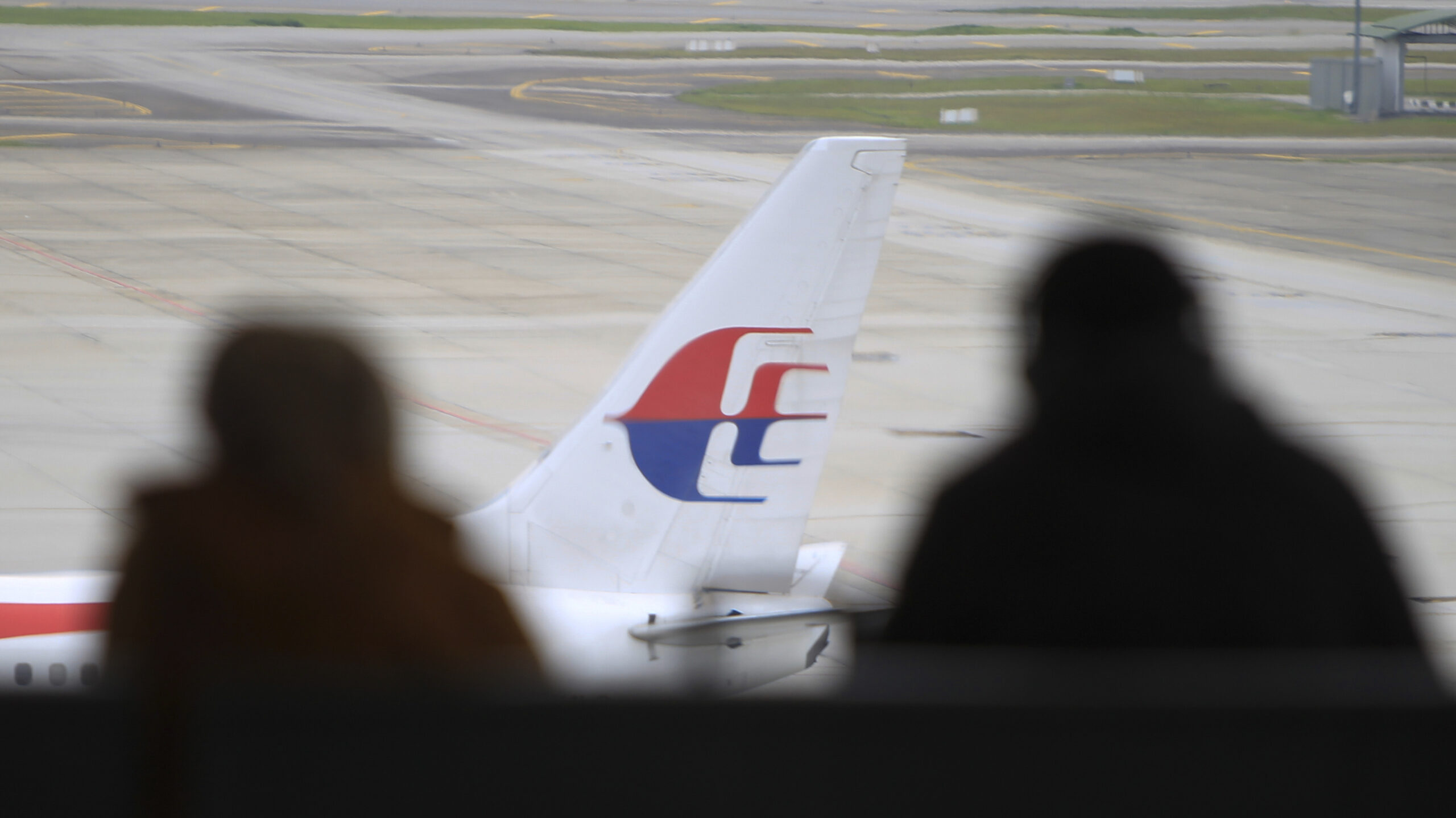 Malaysia Airlines to cut 6,000 staff in overhaul