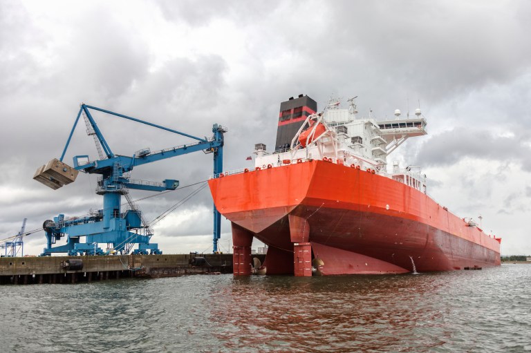 The House energy committee will take its first step Thursday toward passing legislation to lift a 40-year-old ban on crude oil exports. (iStock Photo)