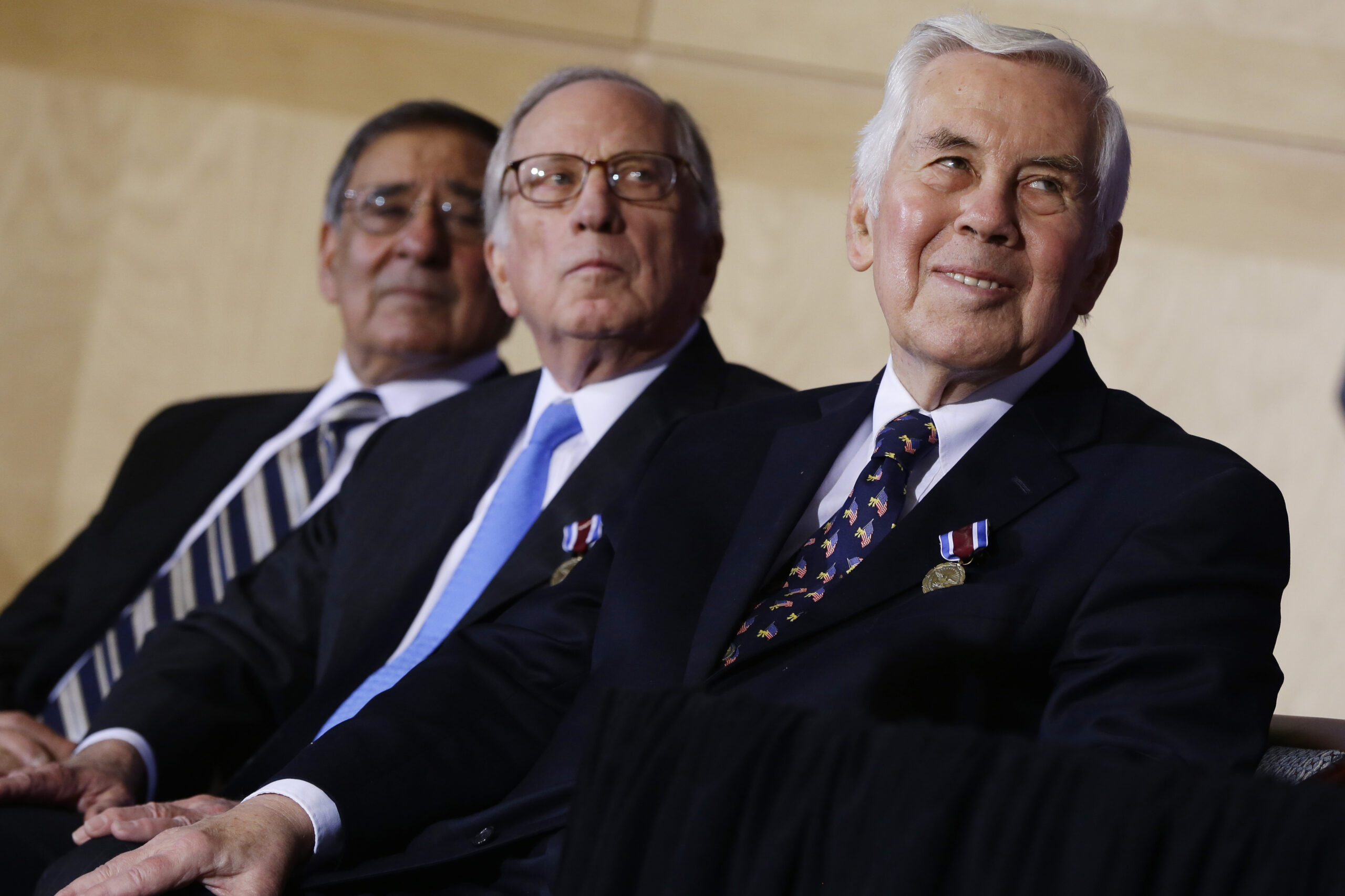 Obama hails Nunn, Lugar efforts to secure nukes