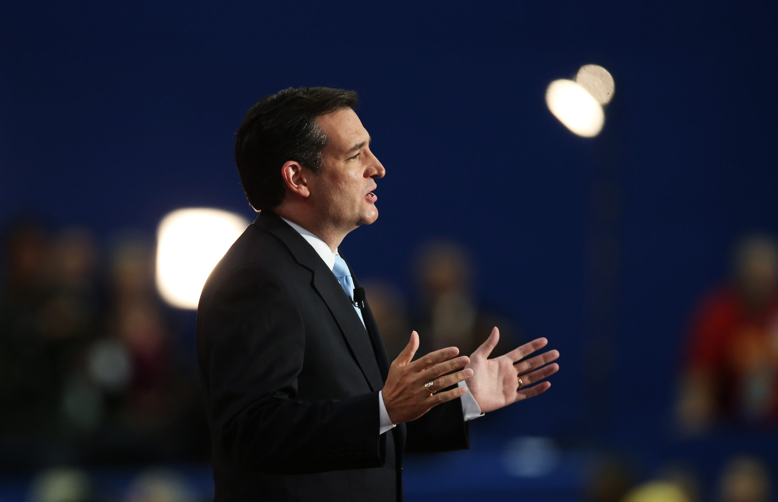 Ted Cruz introduces bill to defund Obamacare