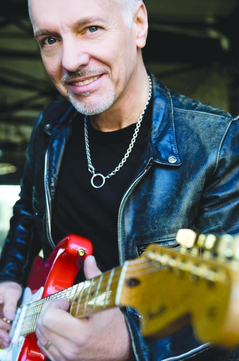 Frampton celebrates 35 years of ‘Alive’