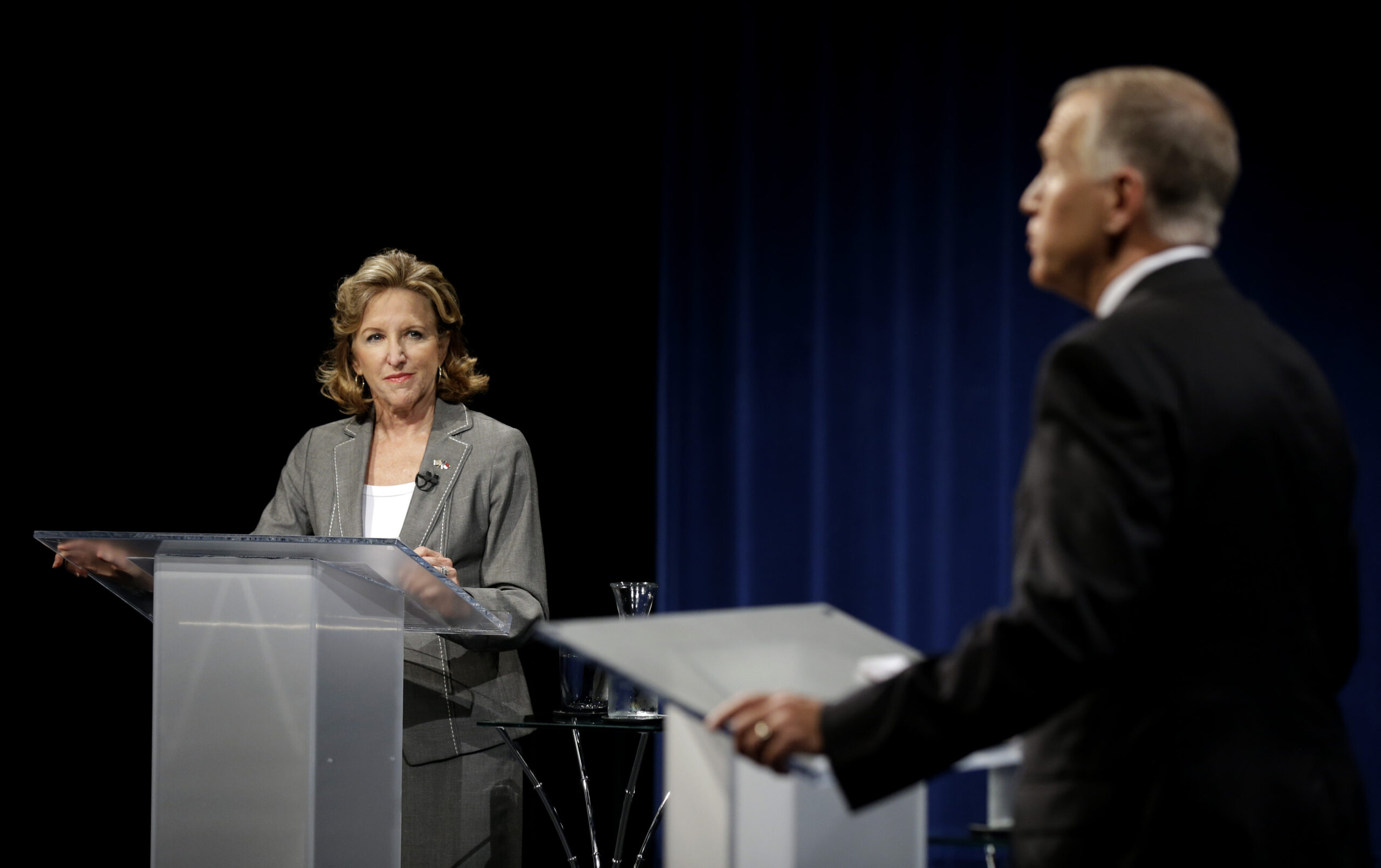 Republican poll shows tie in North Carolina race