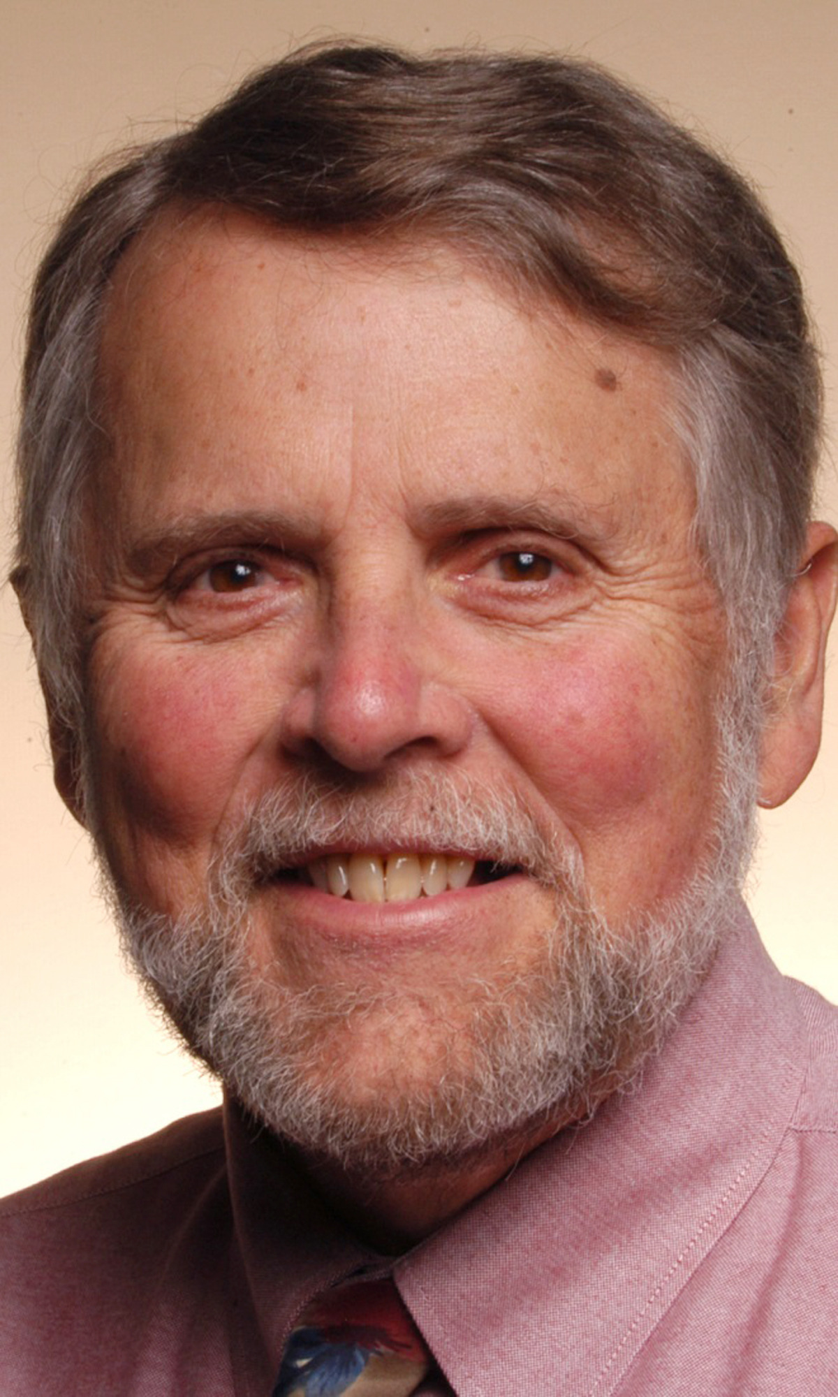 Ex-newspaper editor named Pulitzers administrator
