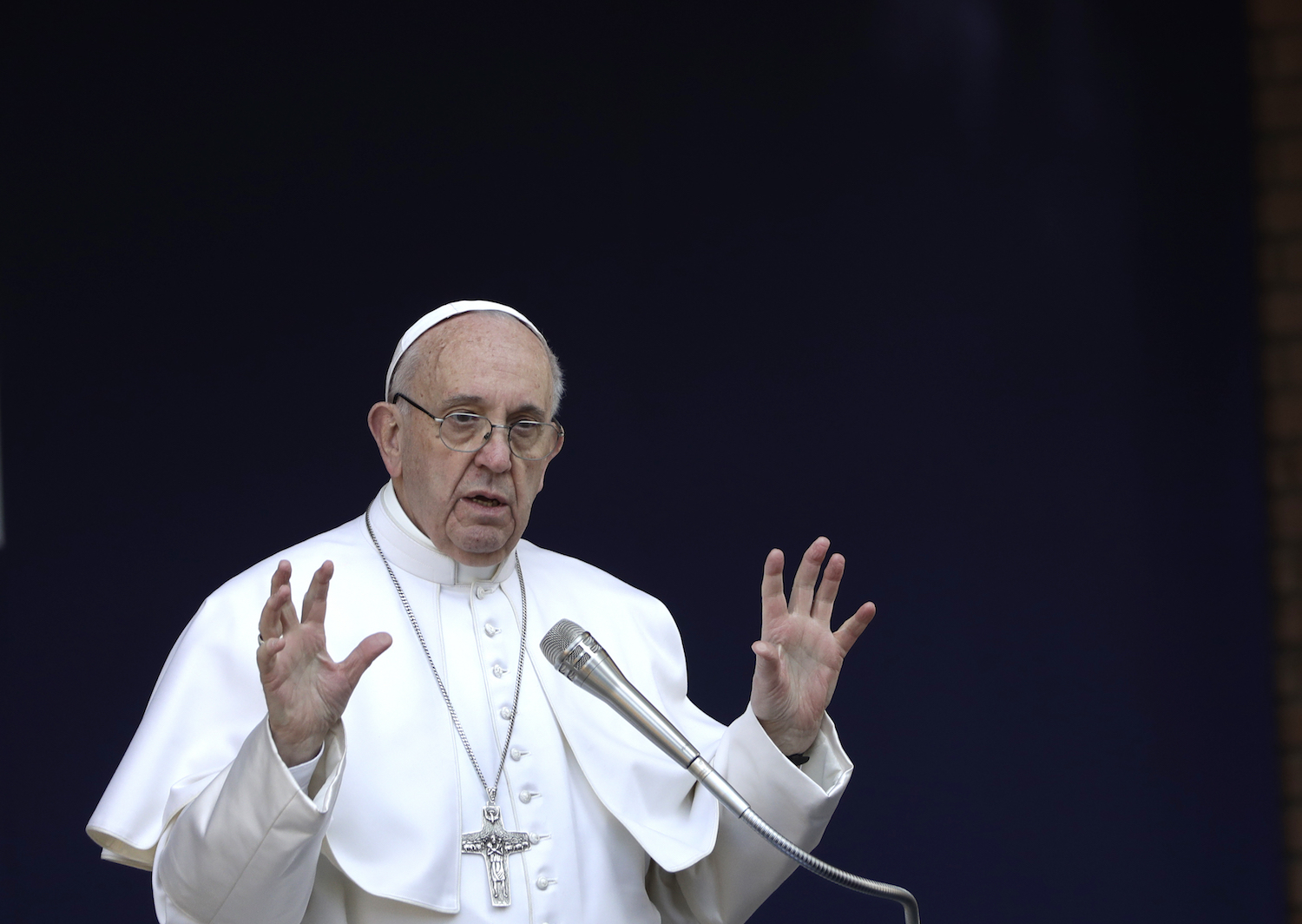 Pope Francis rebukes Trump: ‘No religion is terrorist’