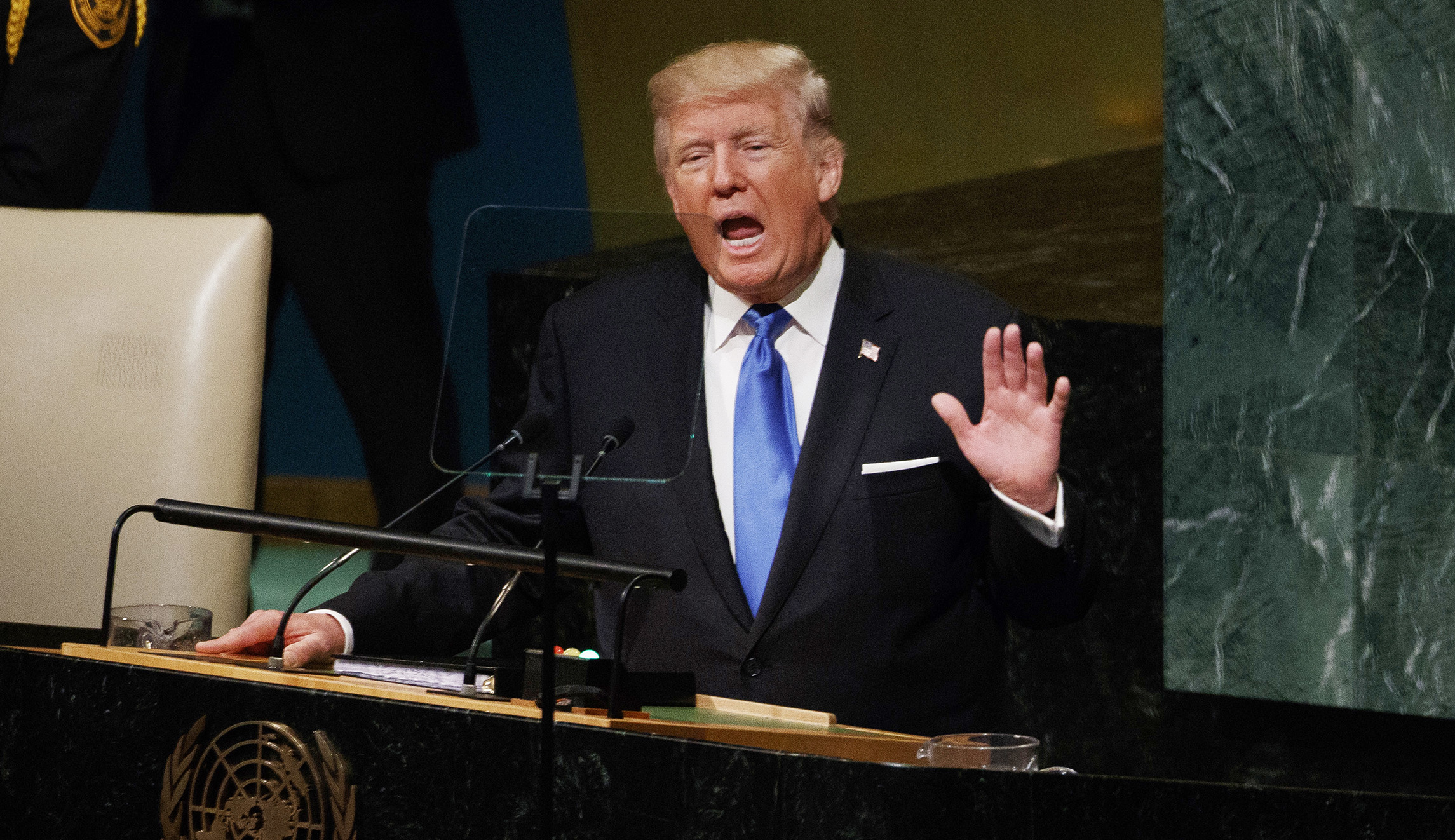 Trump signals end of Iran nuclear deal by calling it an ’embarrassment’ in UN speech