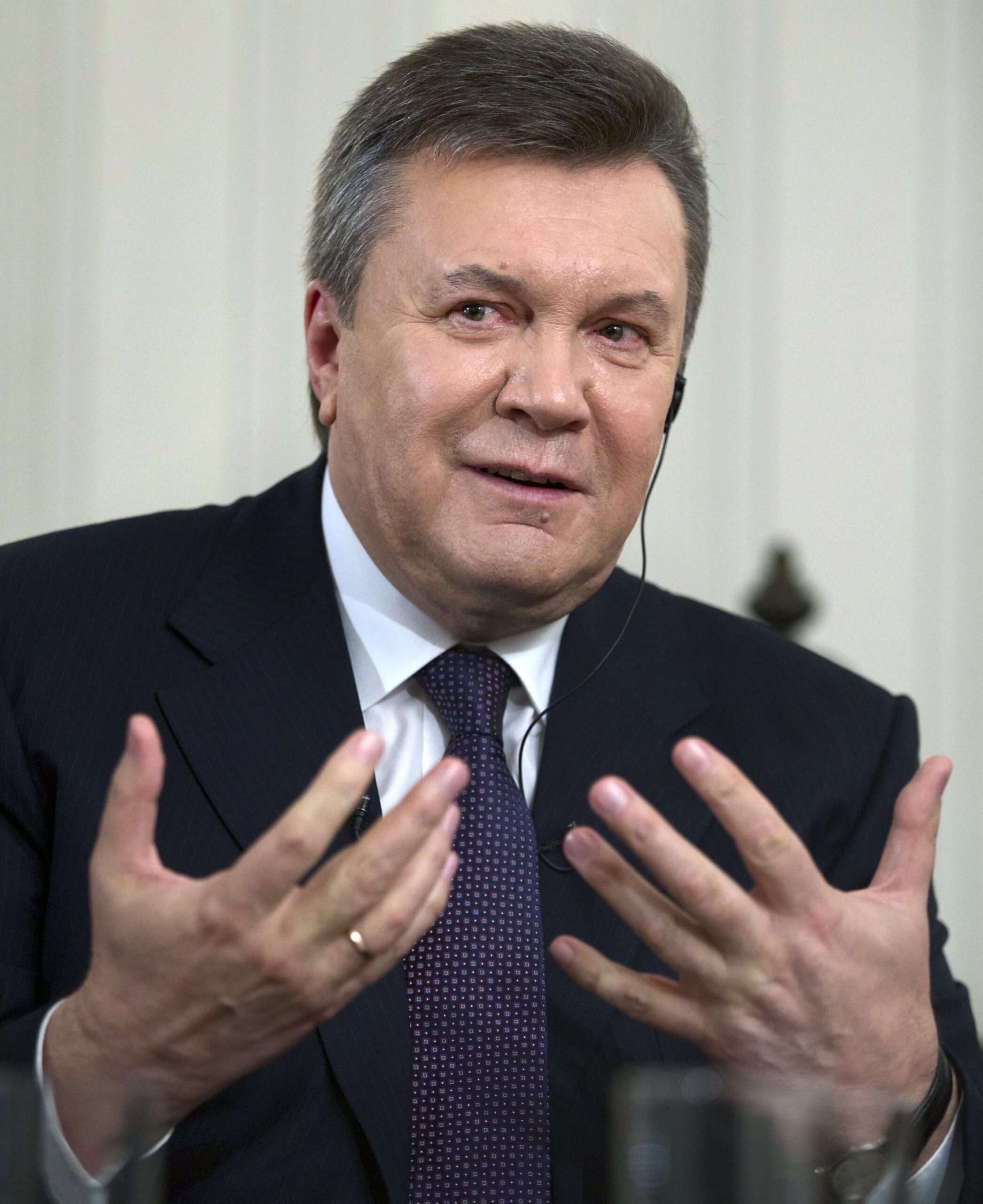 AP Interview: Yanukovych admits mistakes on Crimea