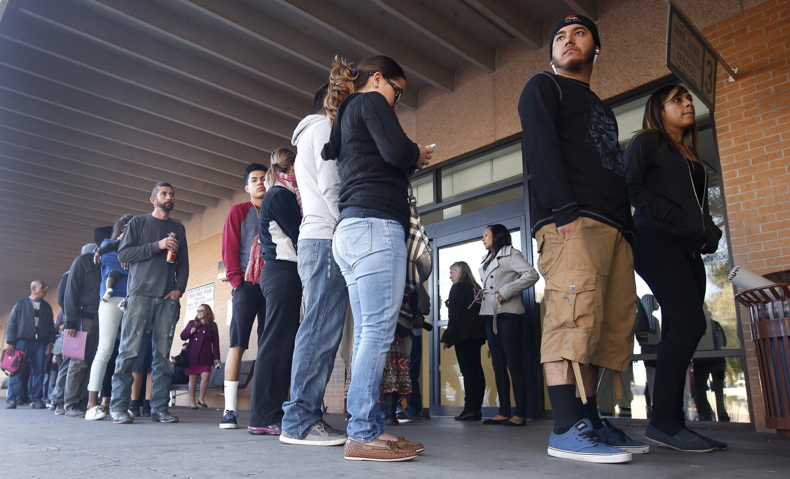 Pew: 8 million illegal immigrant workers in the U.S. in 2014