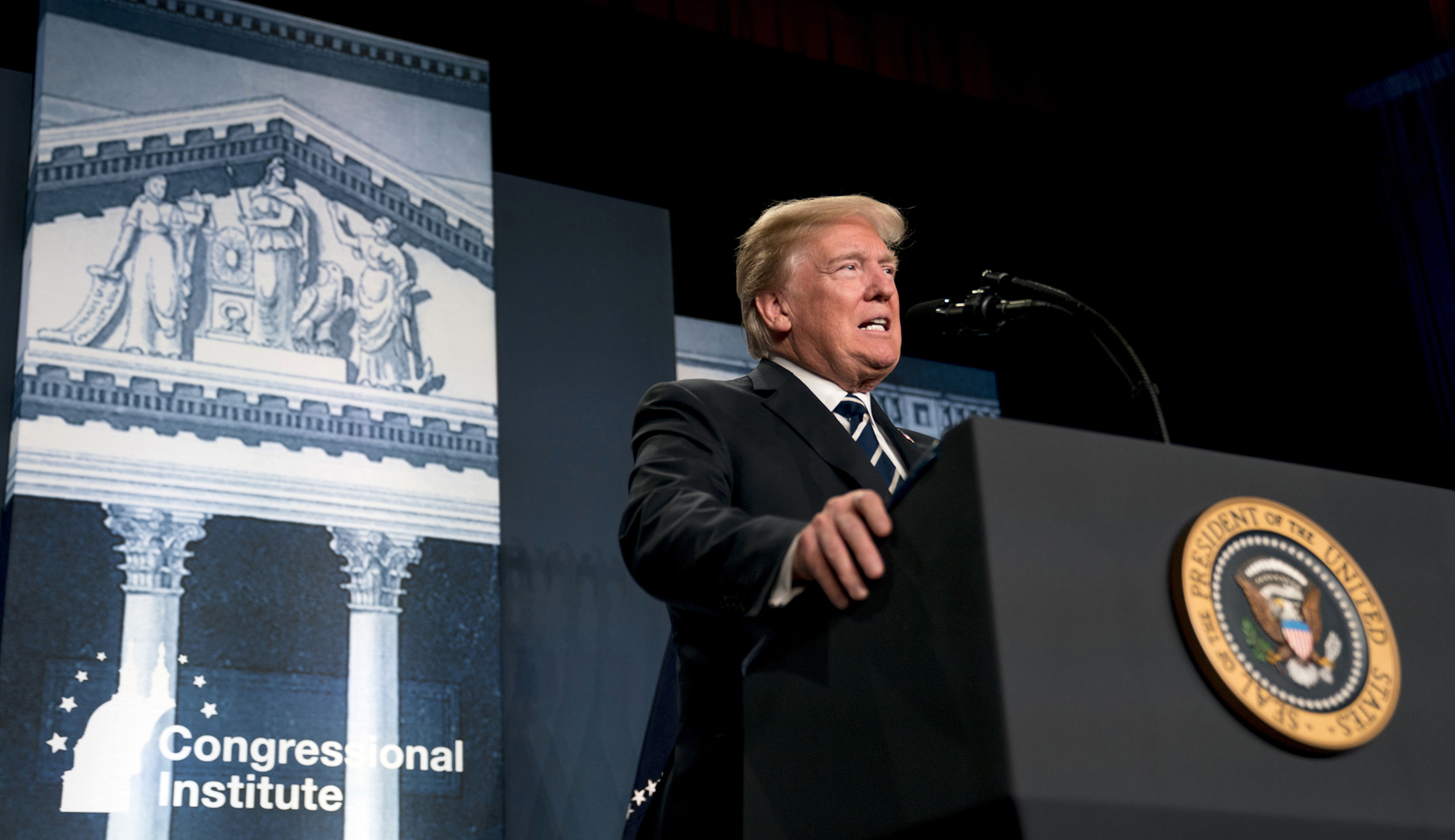Trump pushes anew for ‘right to try’ drug law