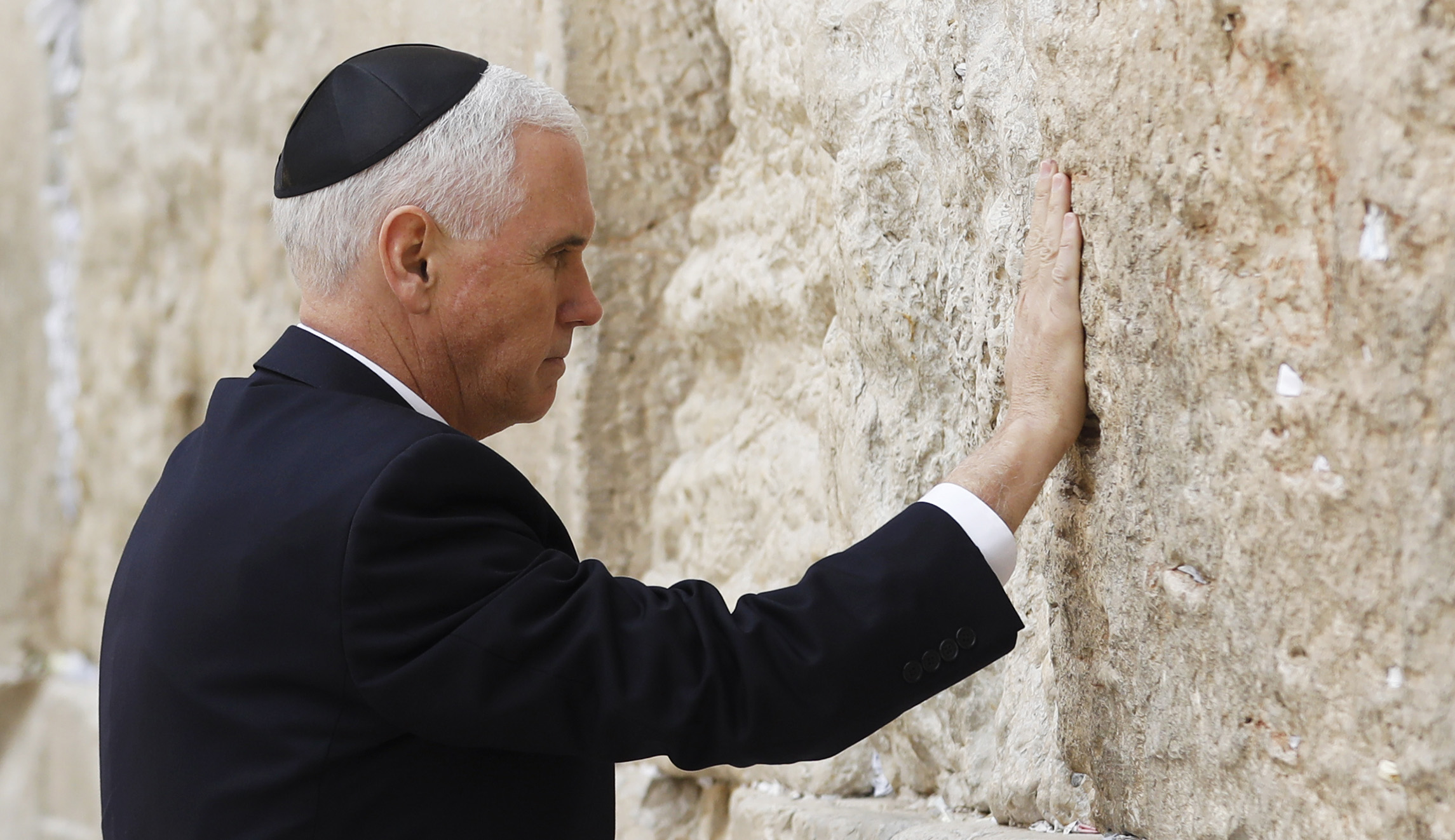 Female journalists experience Western Wall’s longstanding gender segregation rules, and it’s Mike Pence’s fault somehow