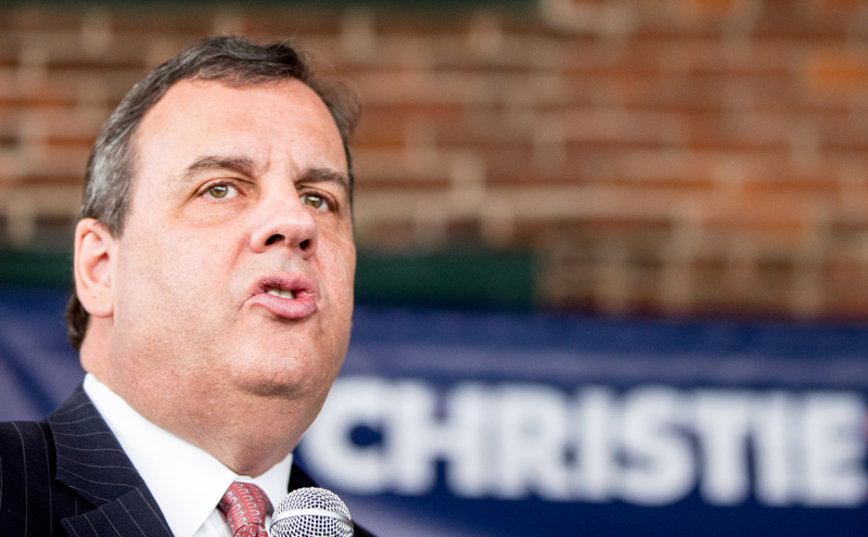 Christie pleads with conservatives to avoid forming a third party
