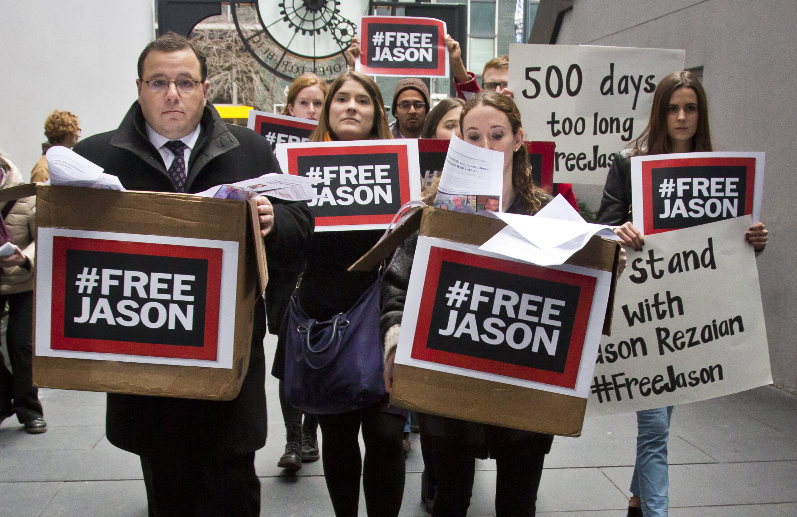 Despite White House claims, prisoner deal looks linked to Iran nuclear deal after all