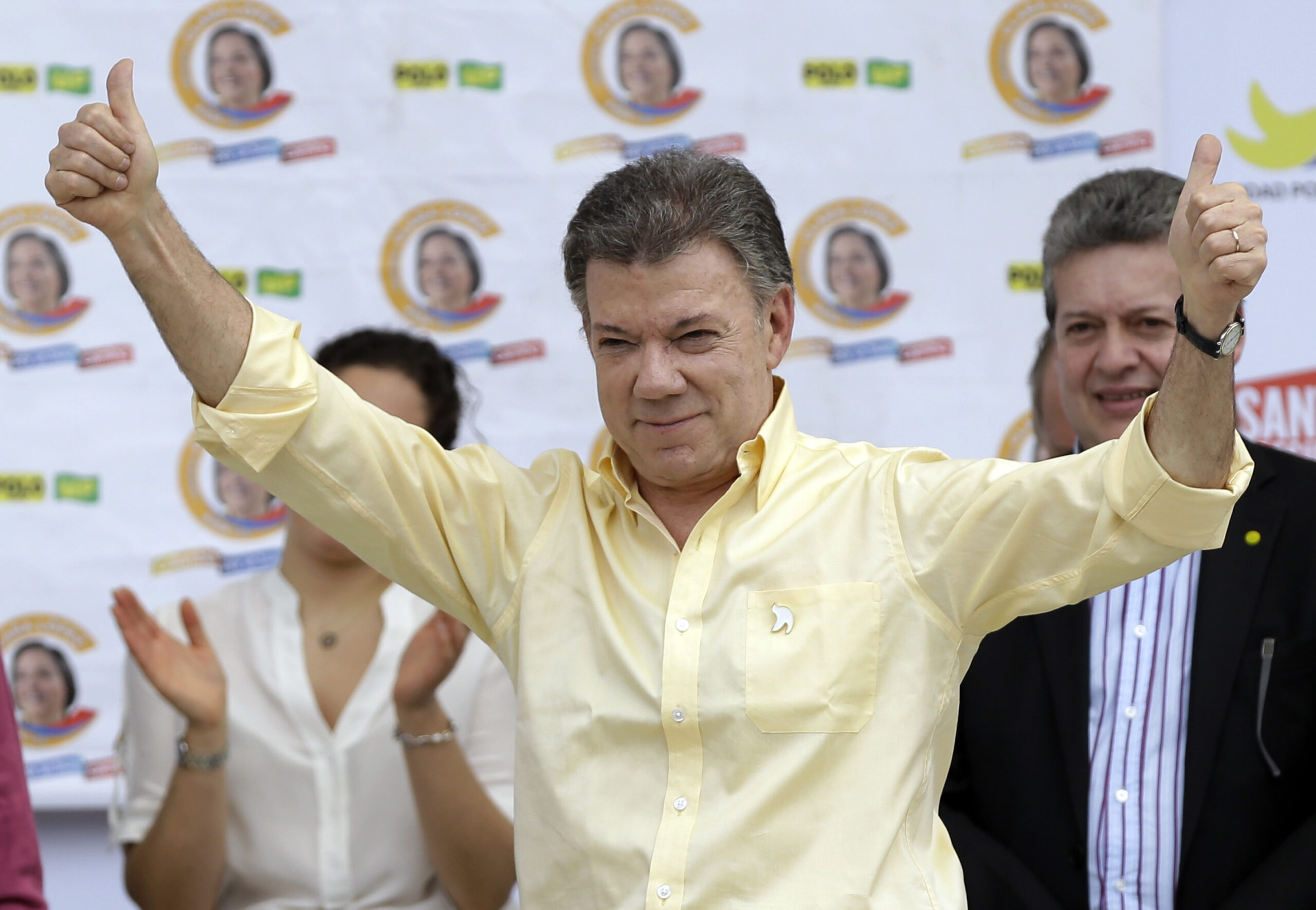 Poll says Colombia presidential runoff a dead heat