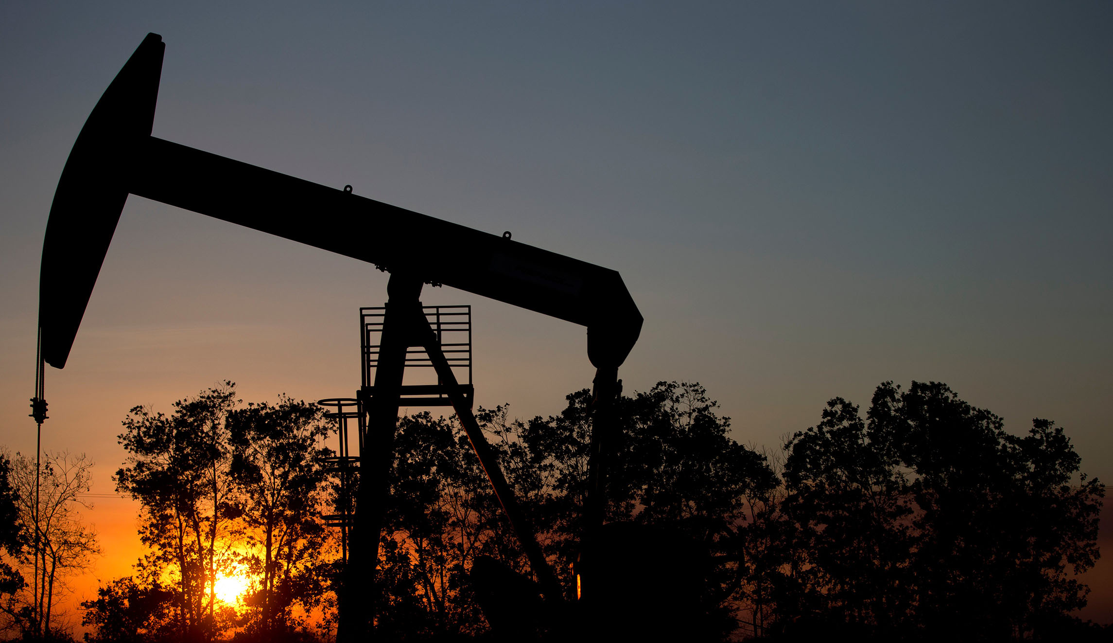 GOP senators warn Trump to refrain from oil sanctions on Venezuela