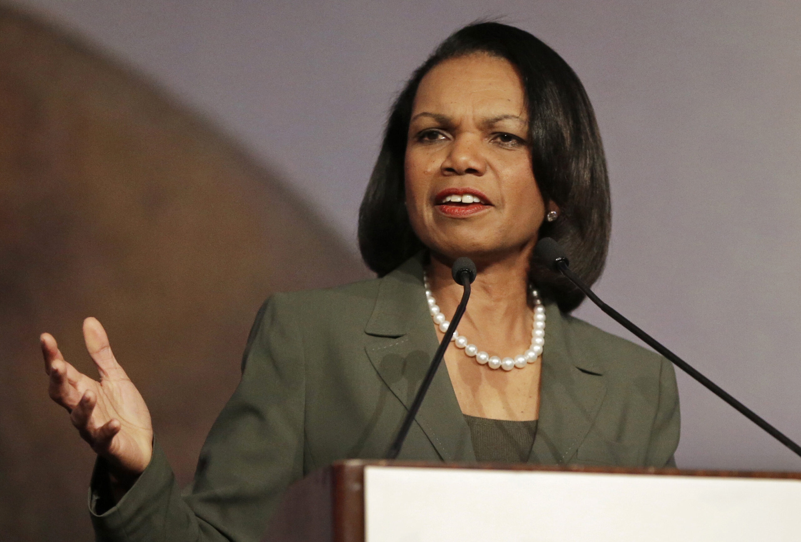 Partisan civility as Kerry honors Condoleezza Rice