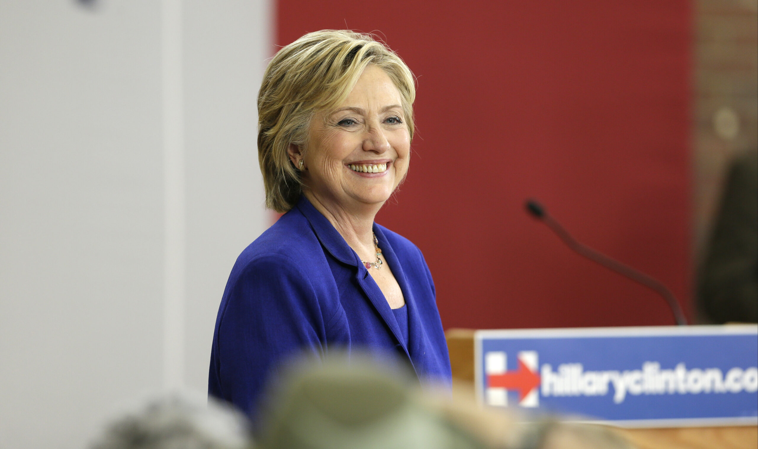 Hillary uses birthday to raise last-minute funds