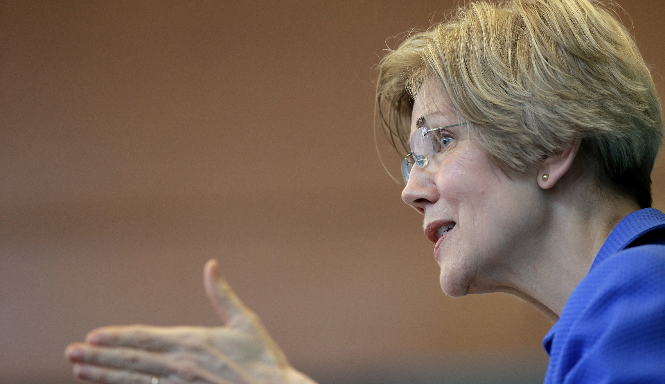 In essay for Lena Dunham’s newsletter, Elizabeth Warren claims Trump ‘is poised to deliver the knockout blow to our middle class’