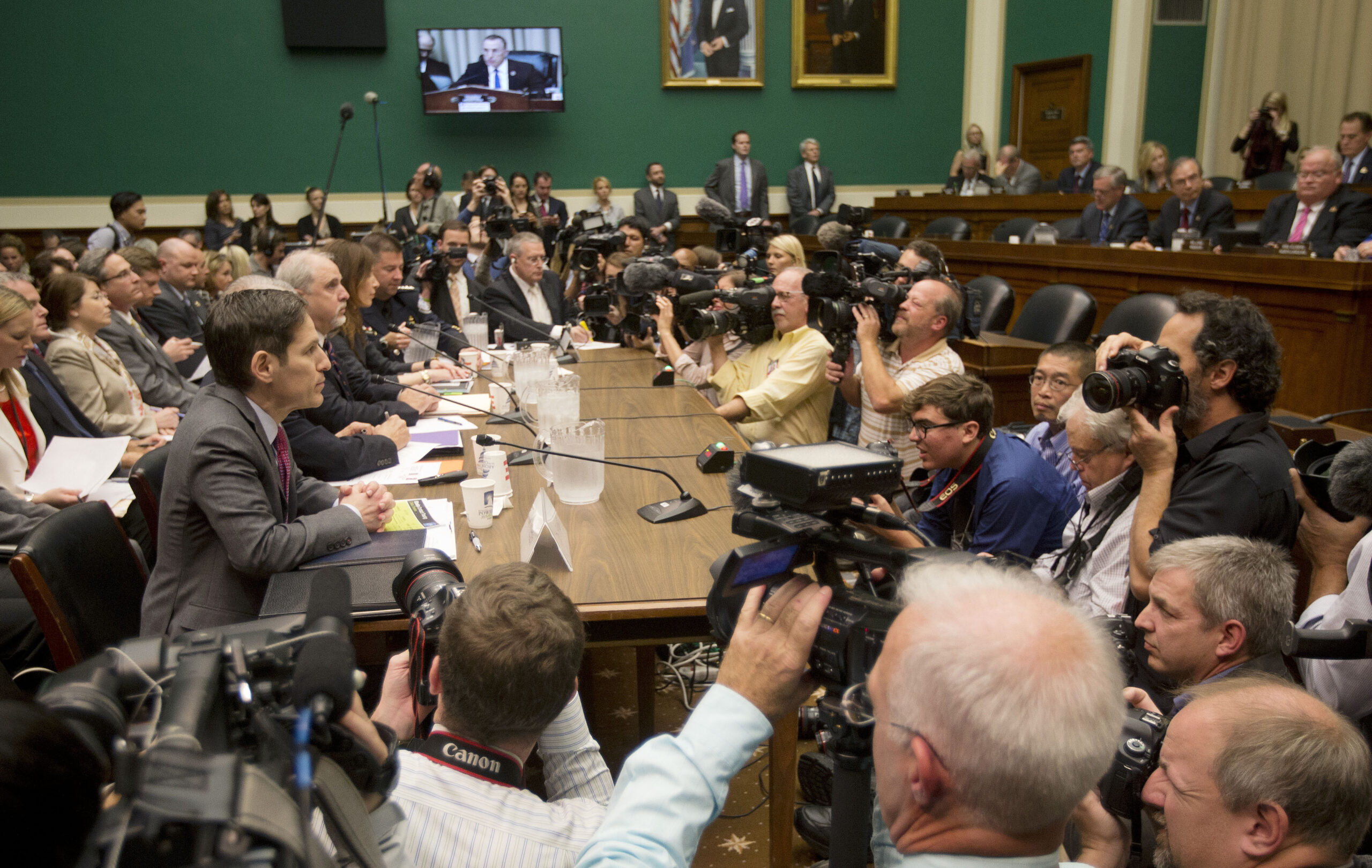 Republicans press for Ebola travel ban