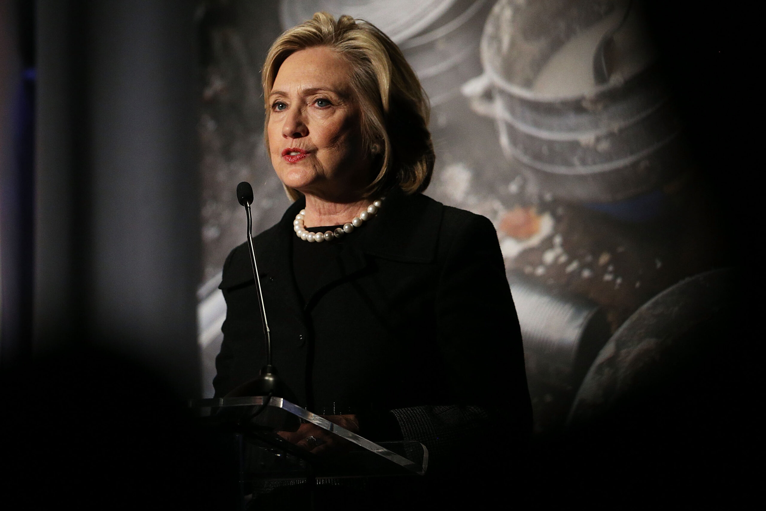 Report: State officials hiding extent of classified info on Clinton servers