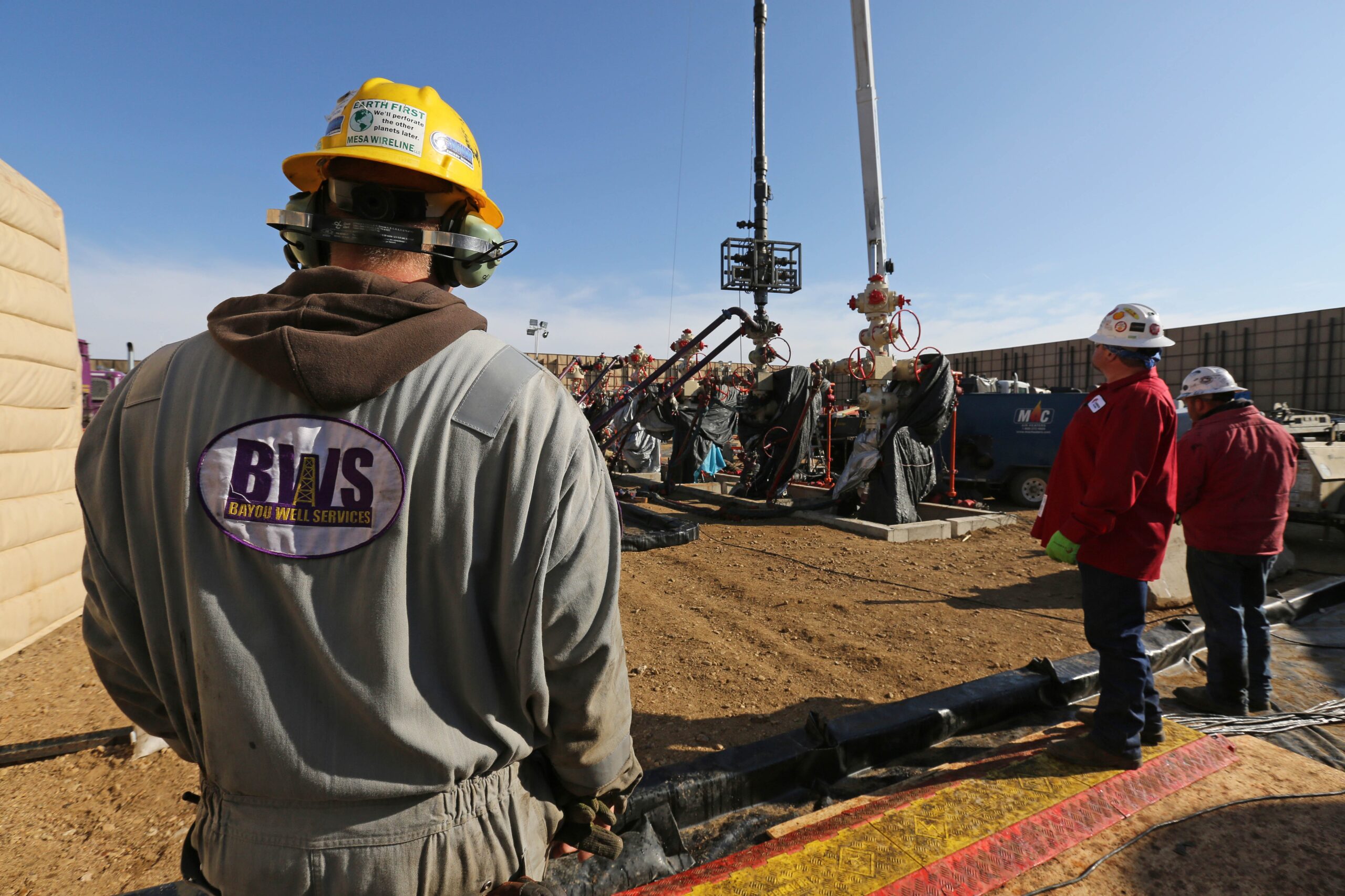 Trump uses fracking to lash back at Kasich